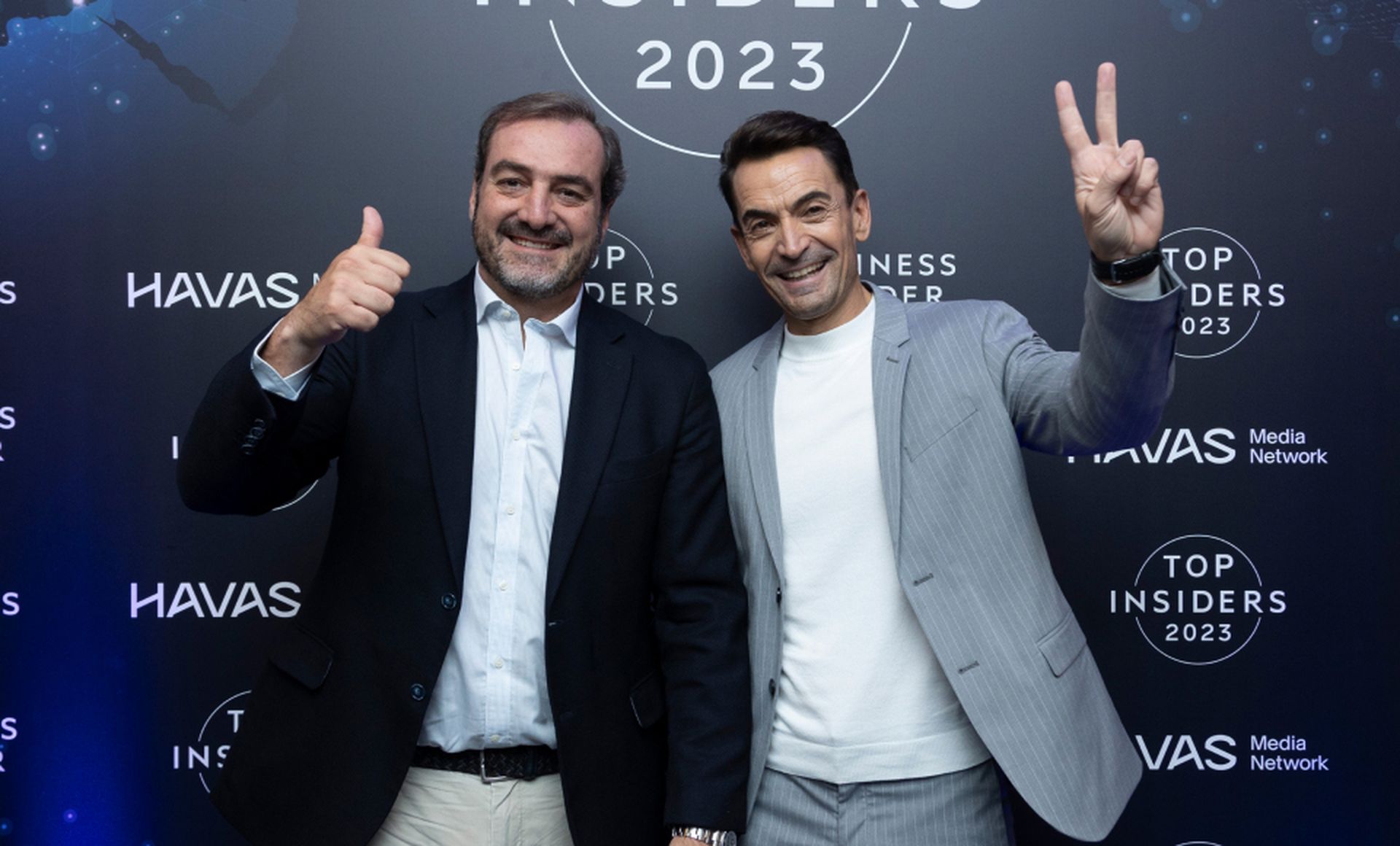 De izquierda a derecha, Ángel Sáenz de Cenzano, consejero delegado de LinkedIn, y Manuel del Campo, CEO de Business Insider España.