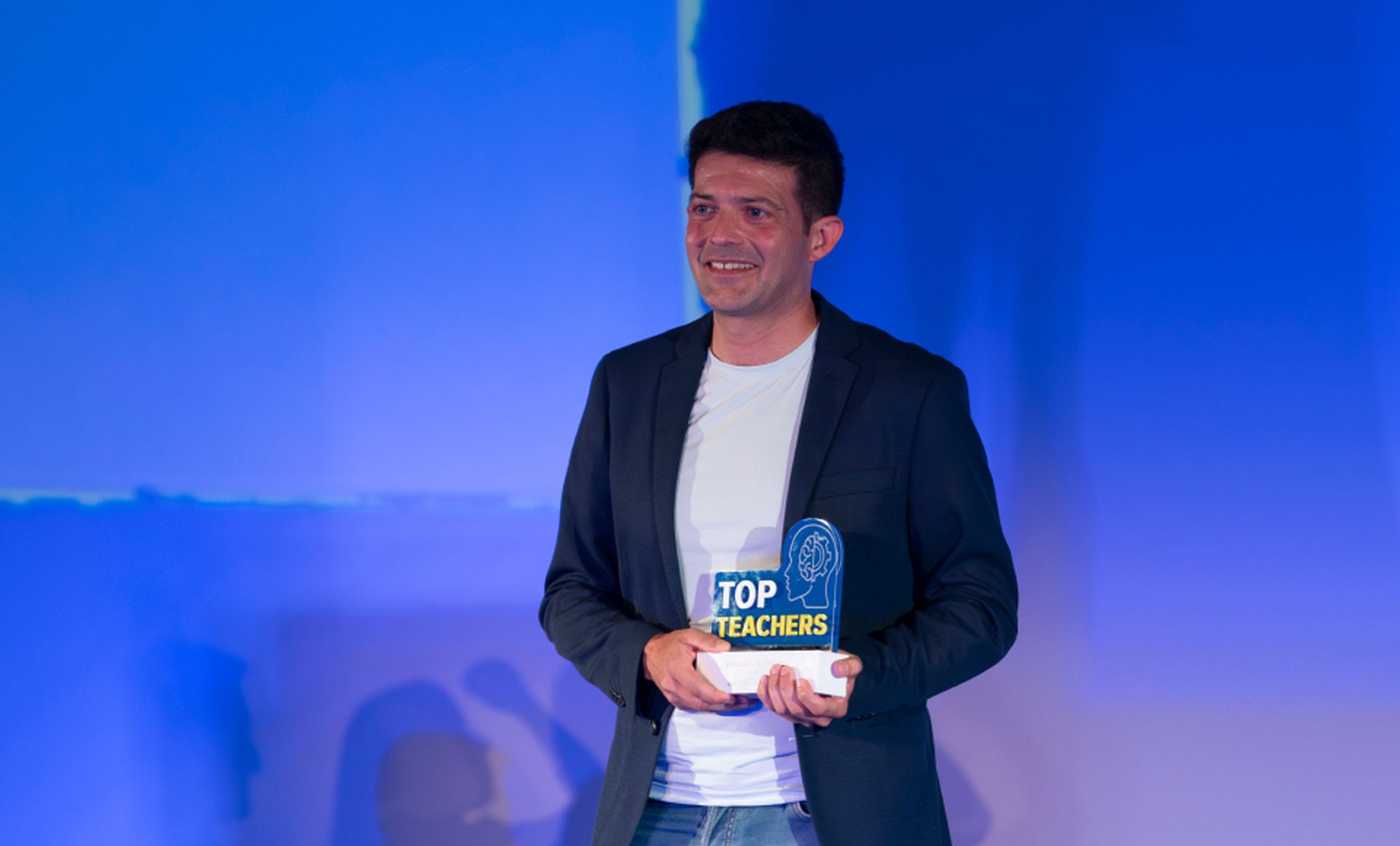 Raúl Ordóñez (@jaspeante) ganó el galardón de Top Teacher del Año en la categoría Tecnología y Ciencia.