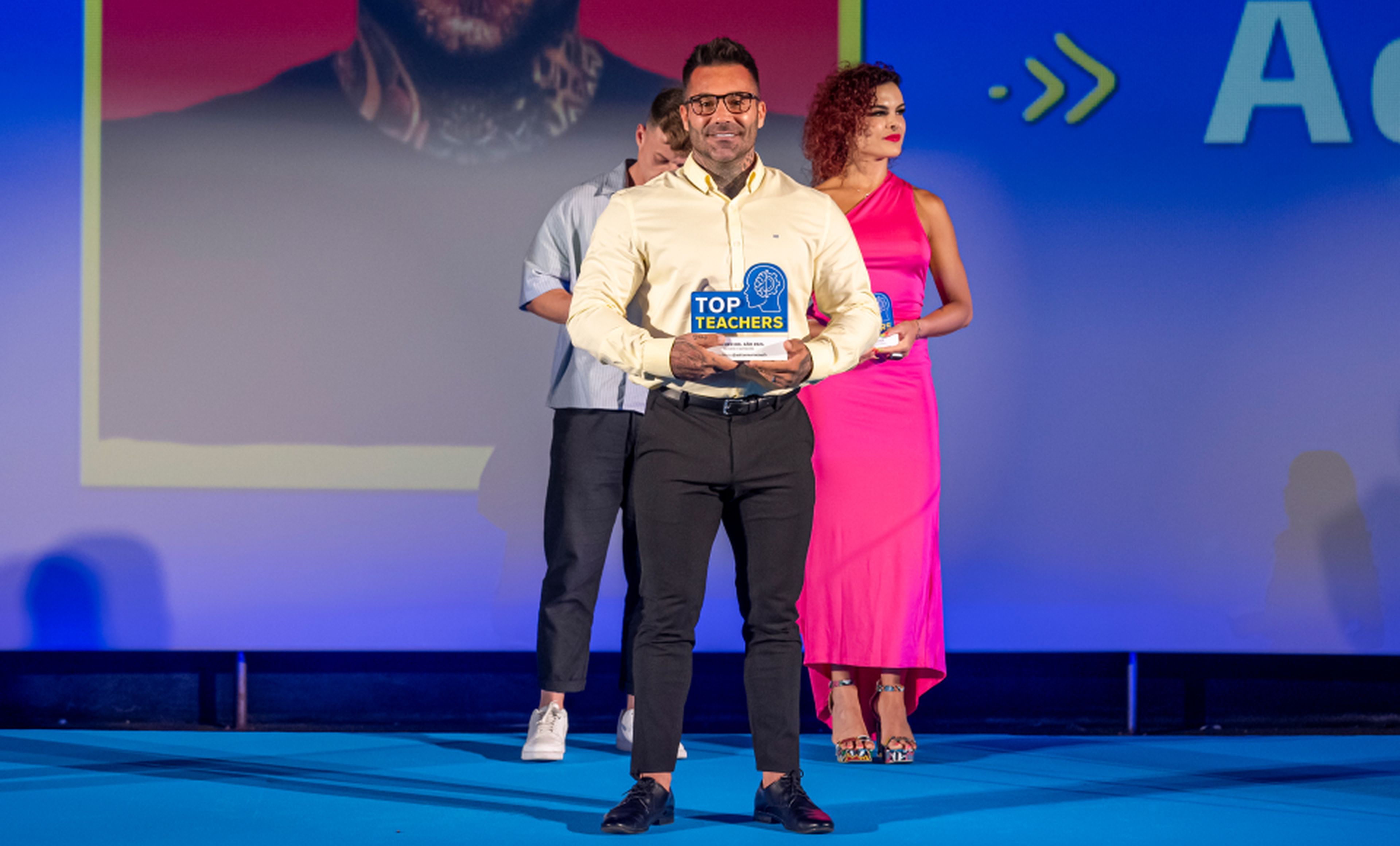 Adrián Muria (@adrianmuriacoach) recibió el galardón de Top Teacher del Año en la categoría Deporte y Nutrición.