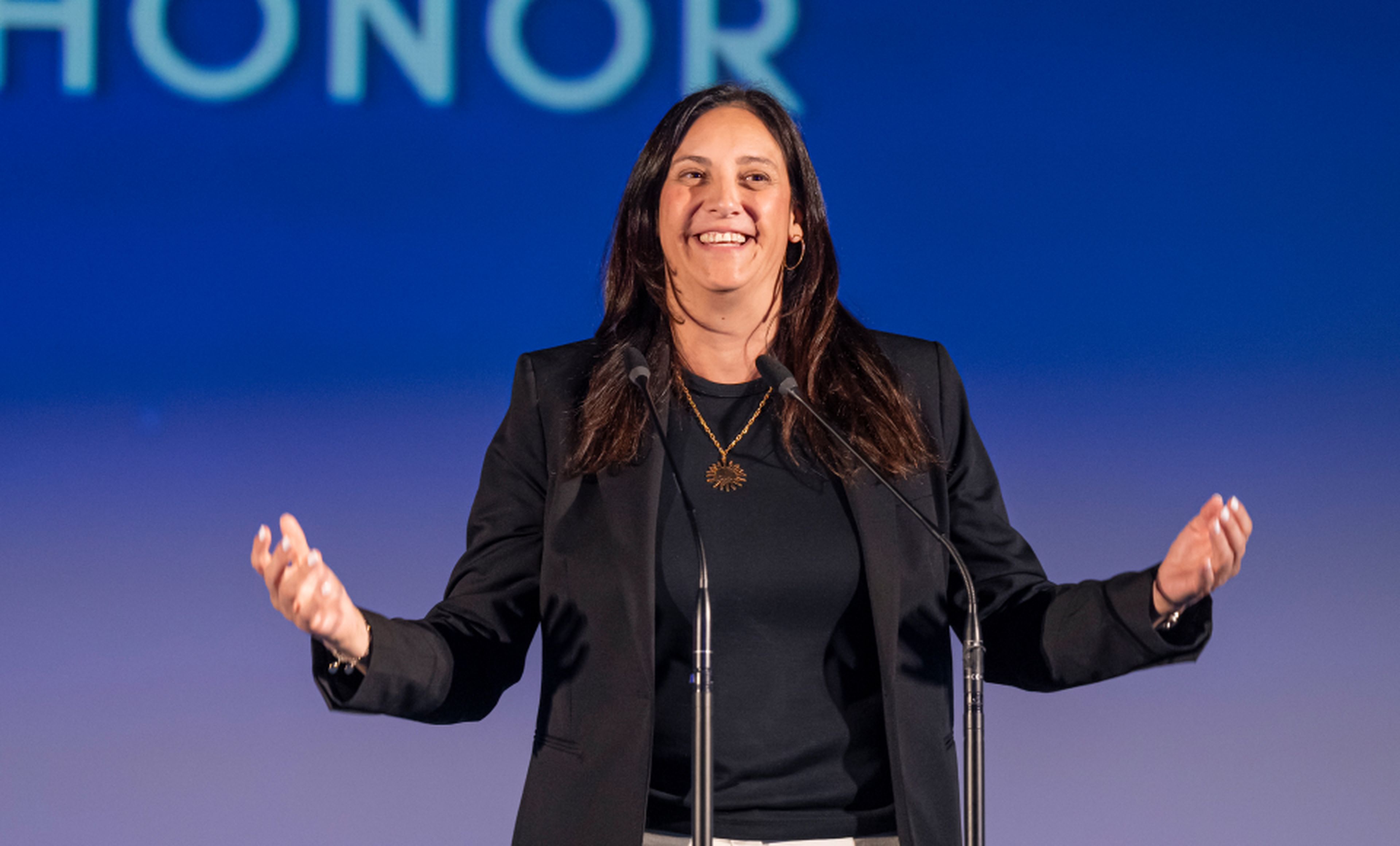 Nuria Presa, directora de Marketing de Honor Technologies para España y Portugal, presentó y premió a los HONOR Rookies nominados.