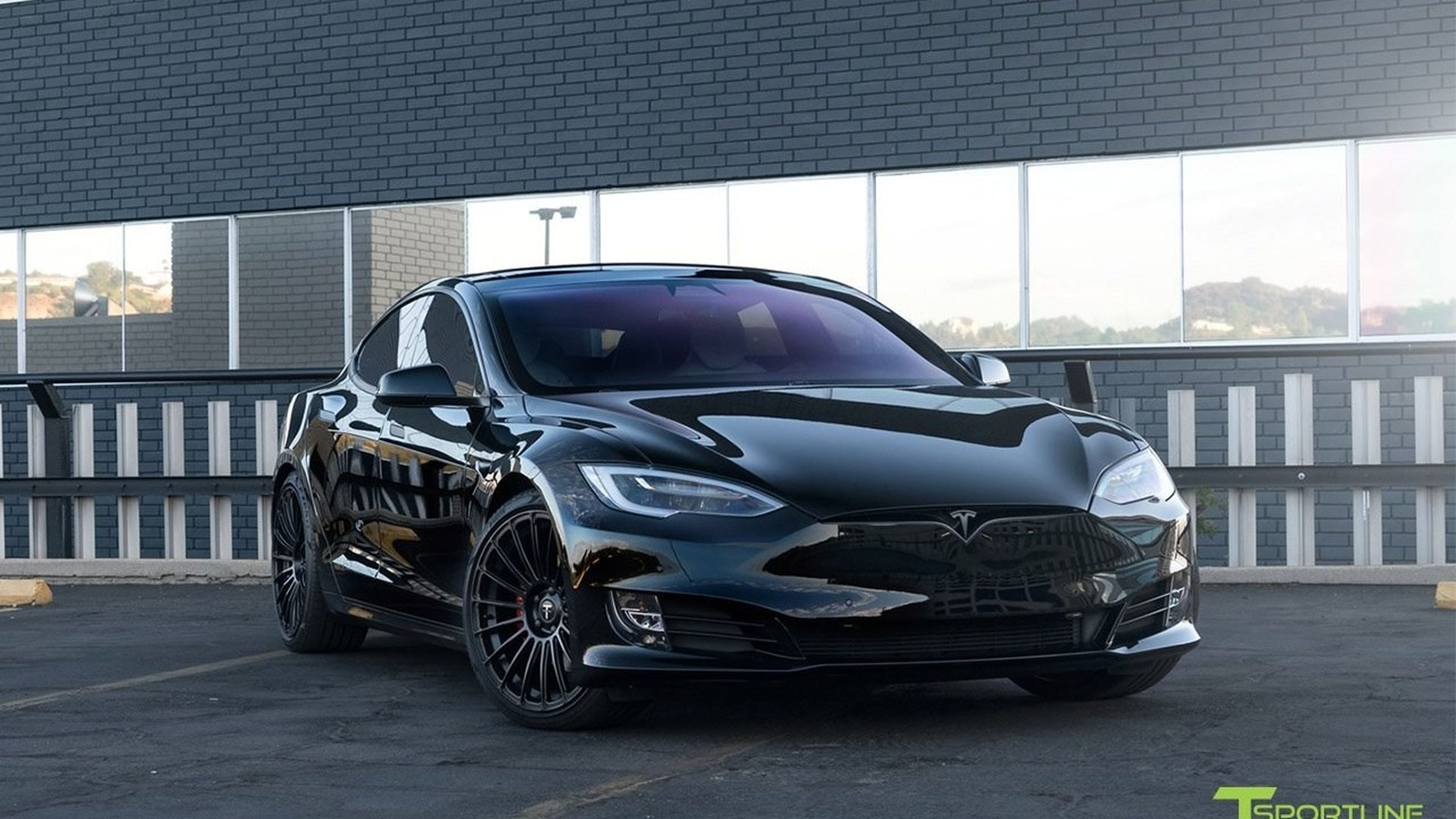 Tesla Model S P100D by T Sportline