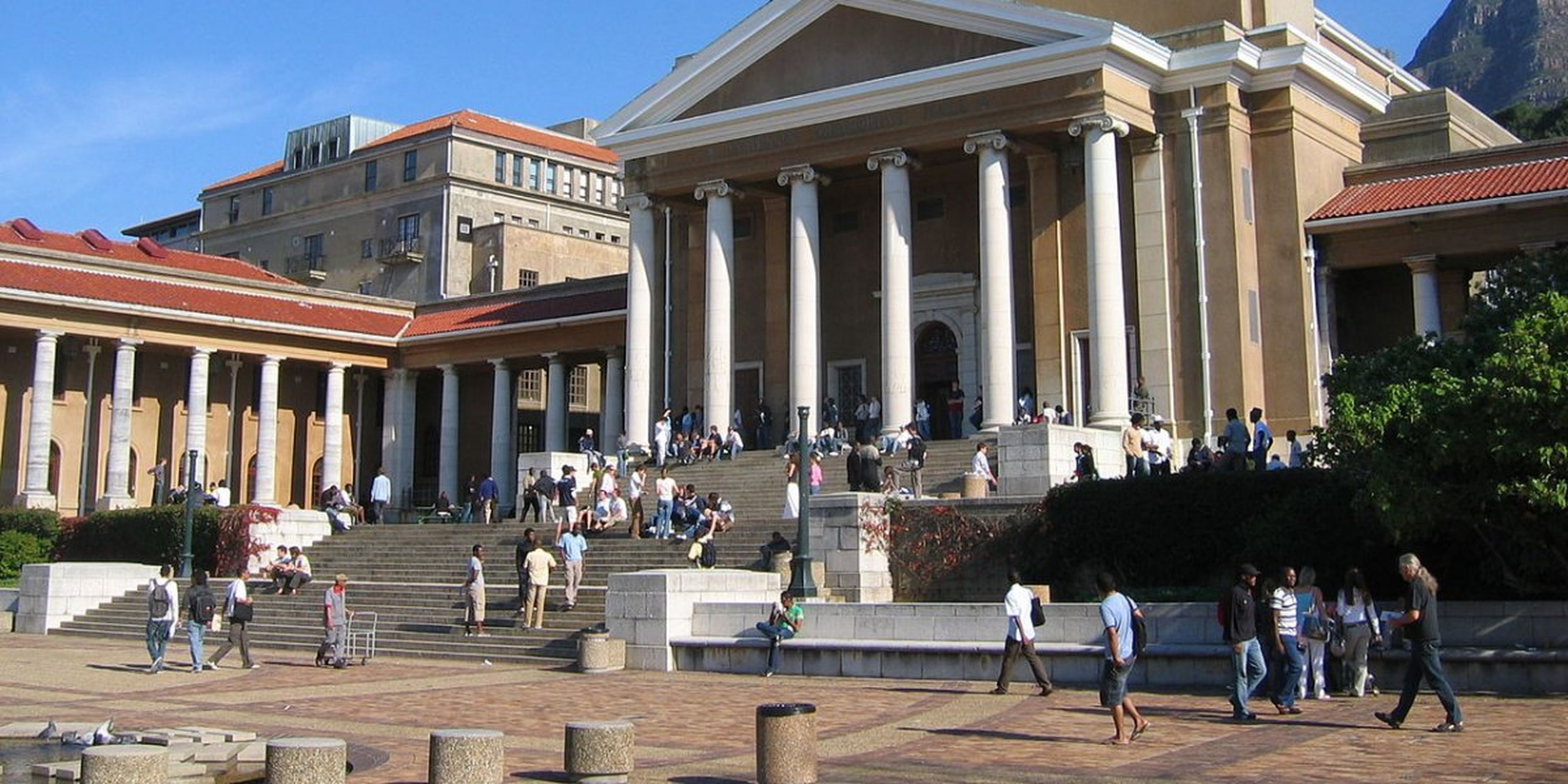 Edificio con columnas en Ciudad del Cabo