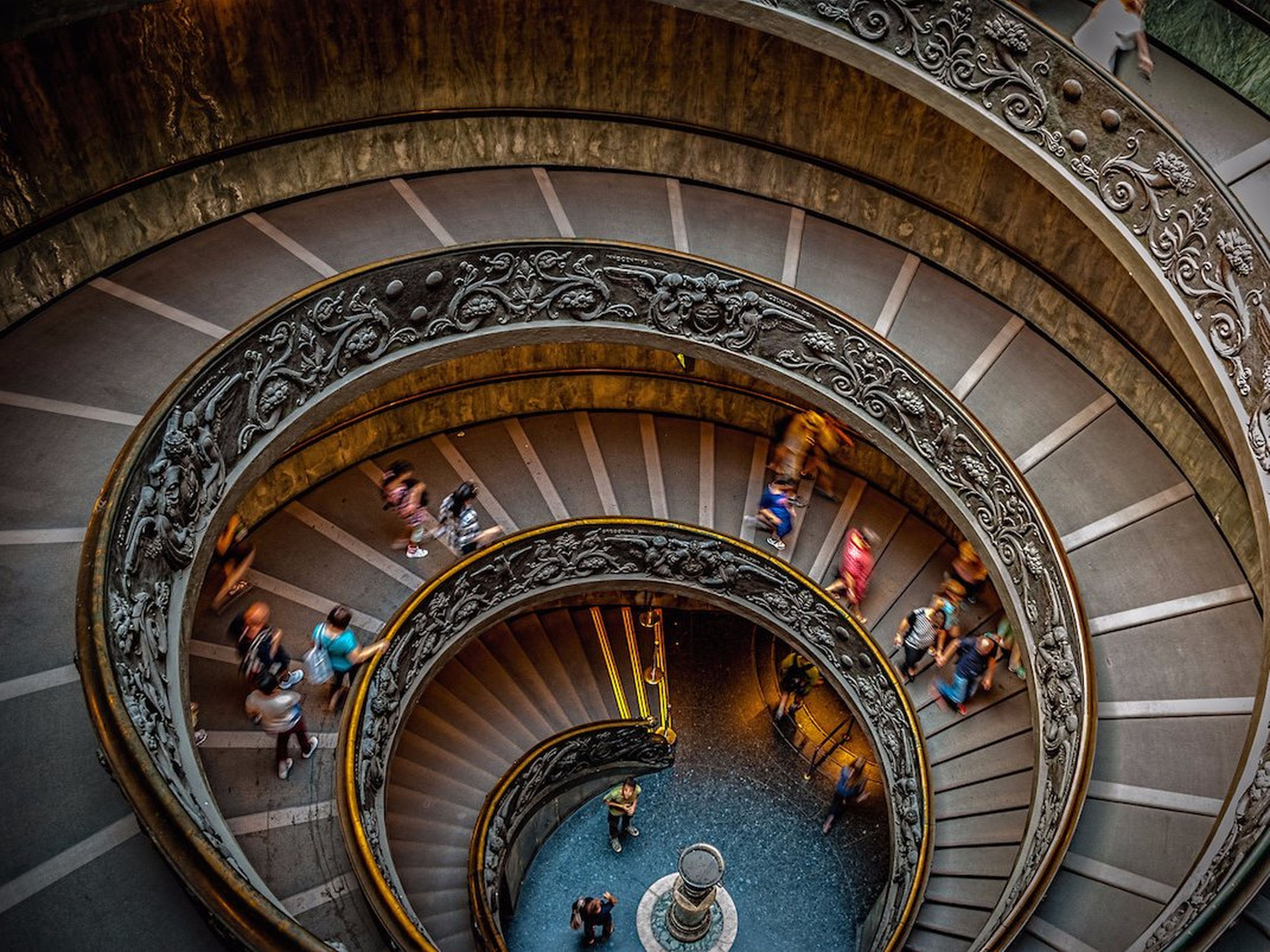 Escalera caracol Vaticano-Comprender el significado de las expresiones de oficina