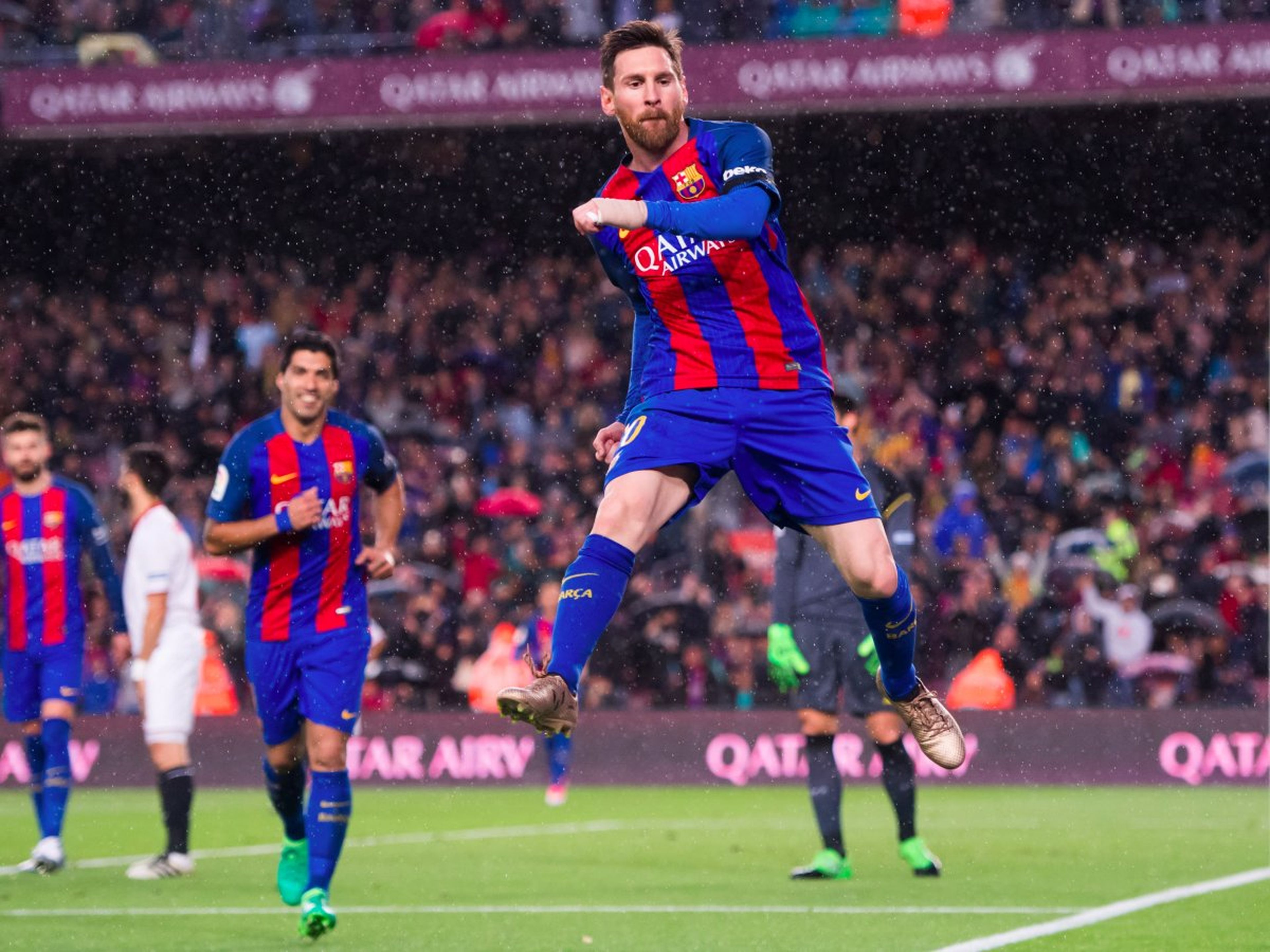 Leo Messi, jugador de fútbol del FC Barcelona, celebra un gol.
