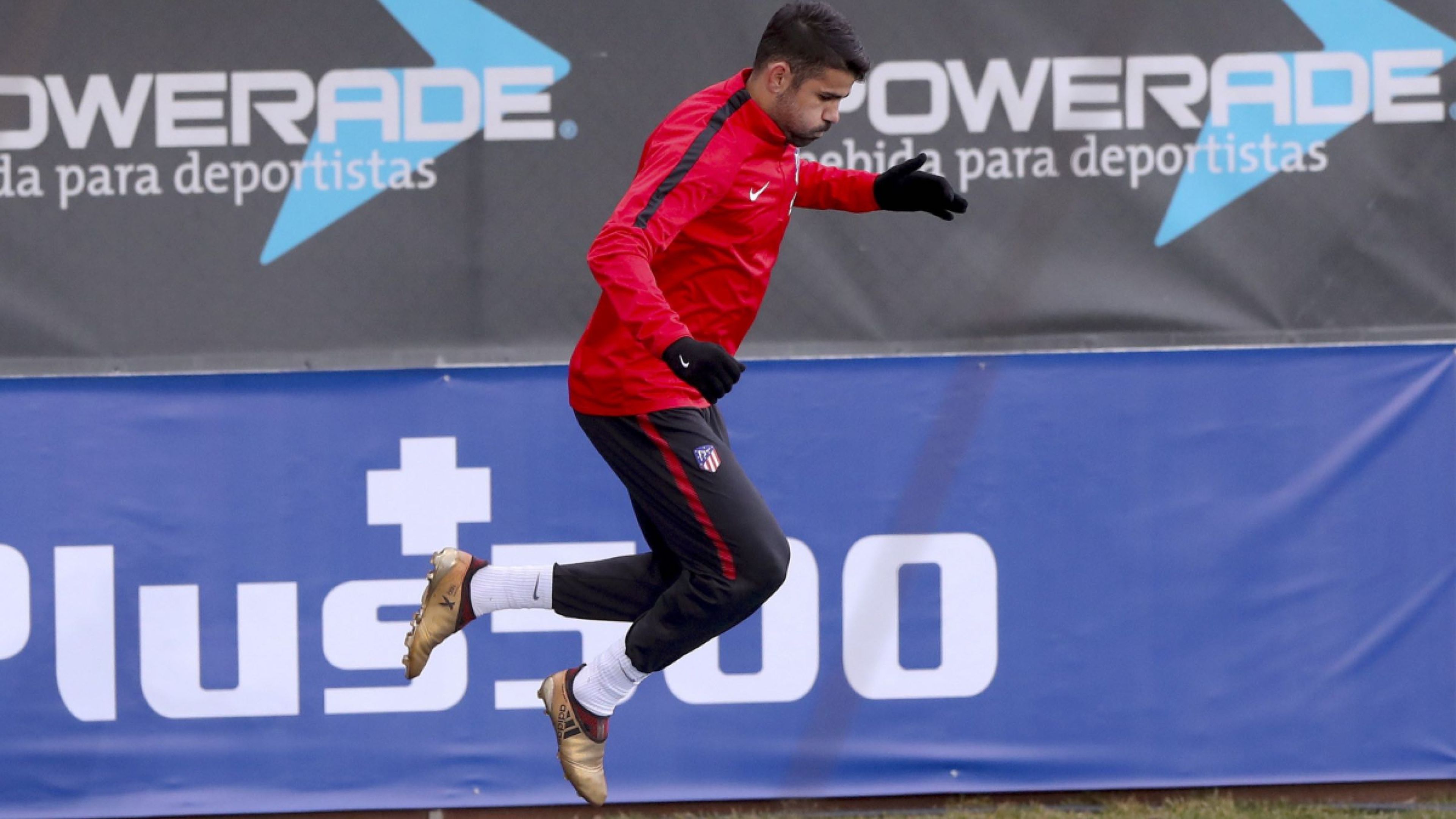 Diego Costa ejercitándose con el Atlético de Madrid