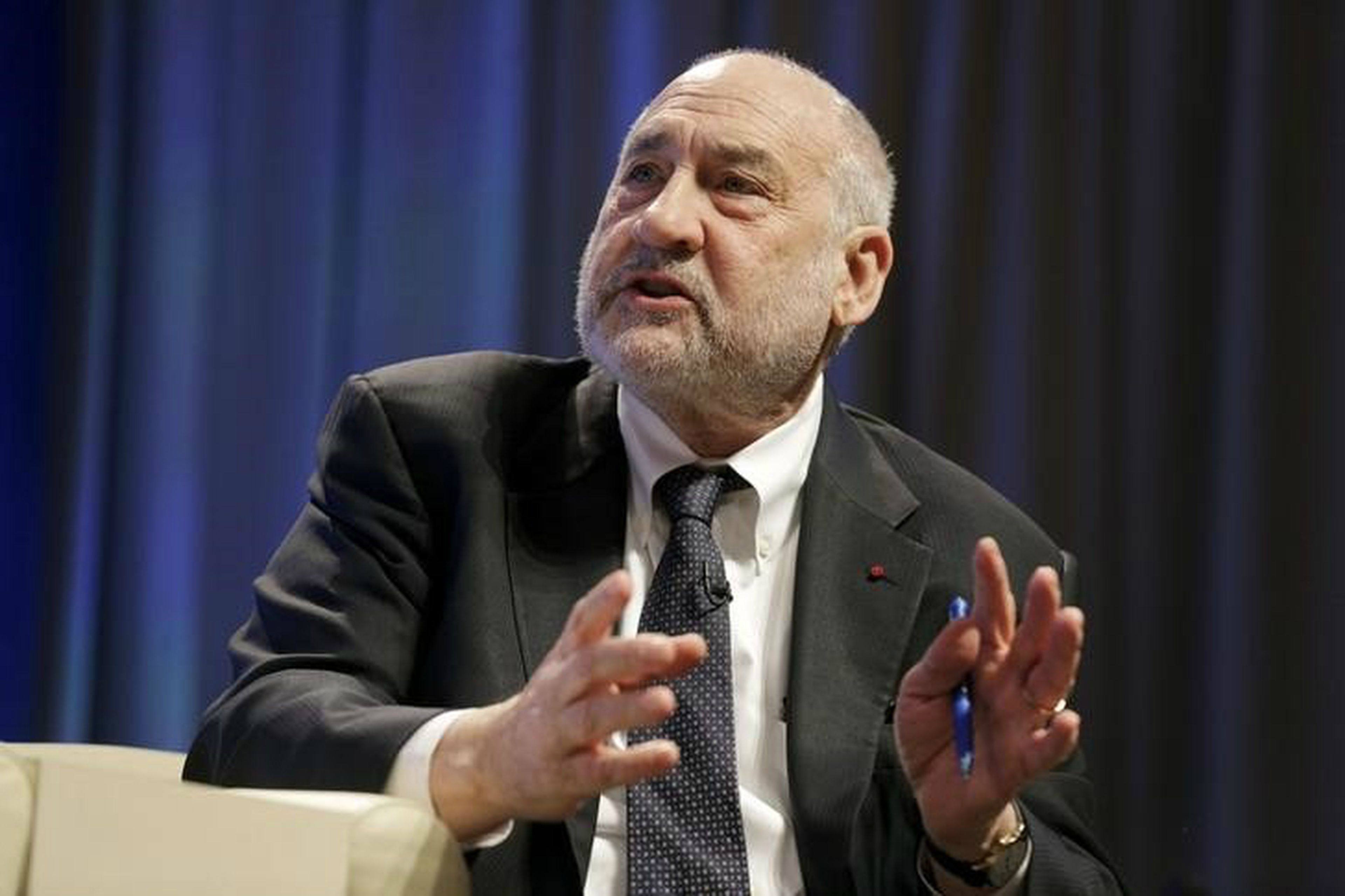 El economista Joseph Stiglitz interviene sobre la importancia de reforzar la política fiscal durante en encuentro del Banco Mundial en Washington (EE. UU.) durante la primavera de 2016.