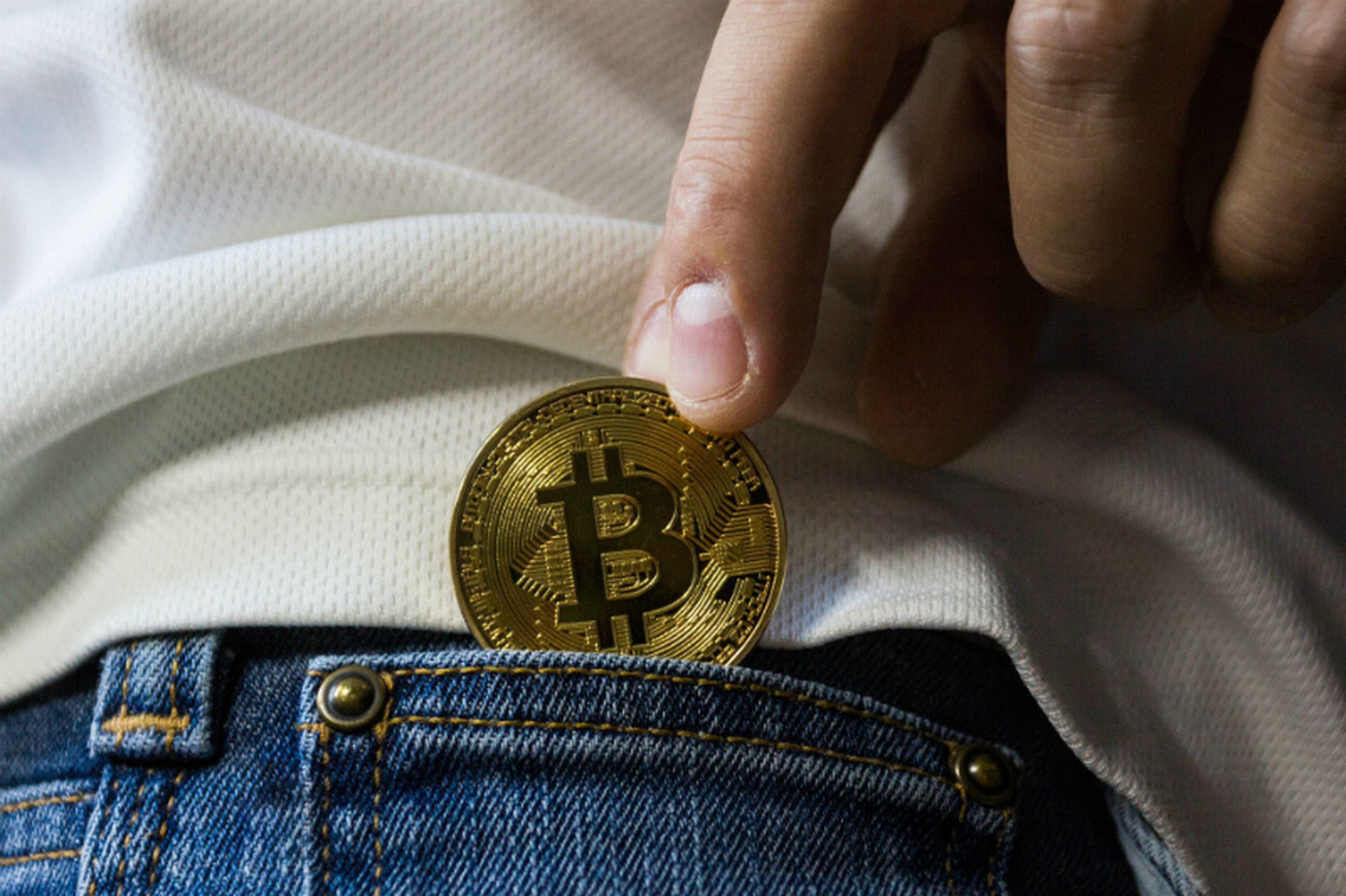 Una de los debates generados alrededor del bitcoin podrá reemplazar el dinero tradicional.