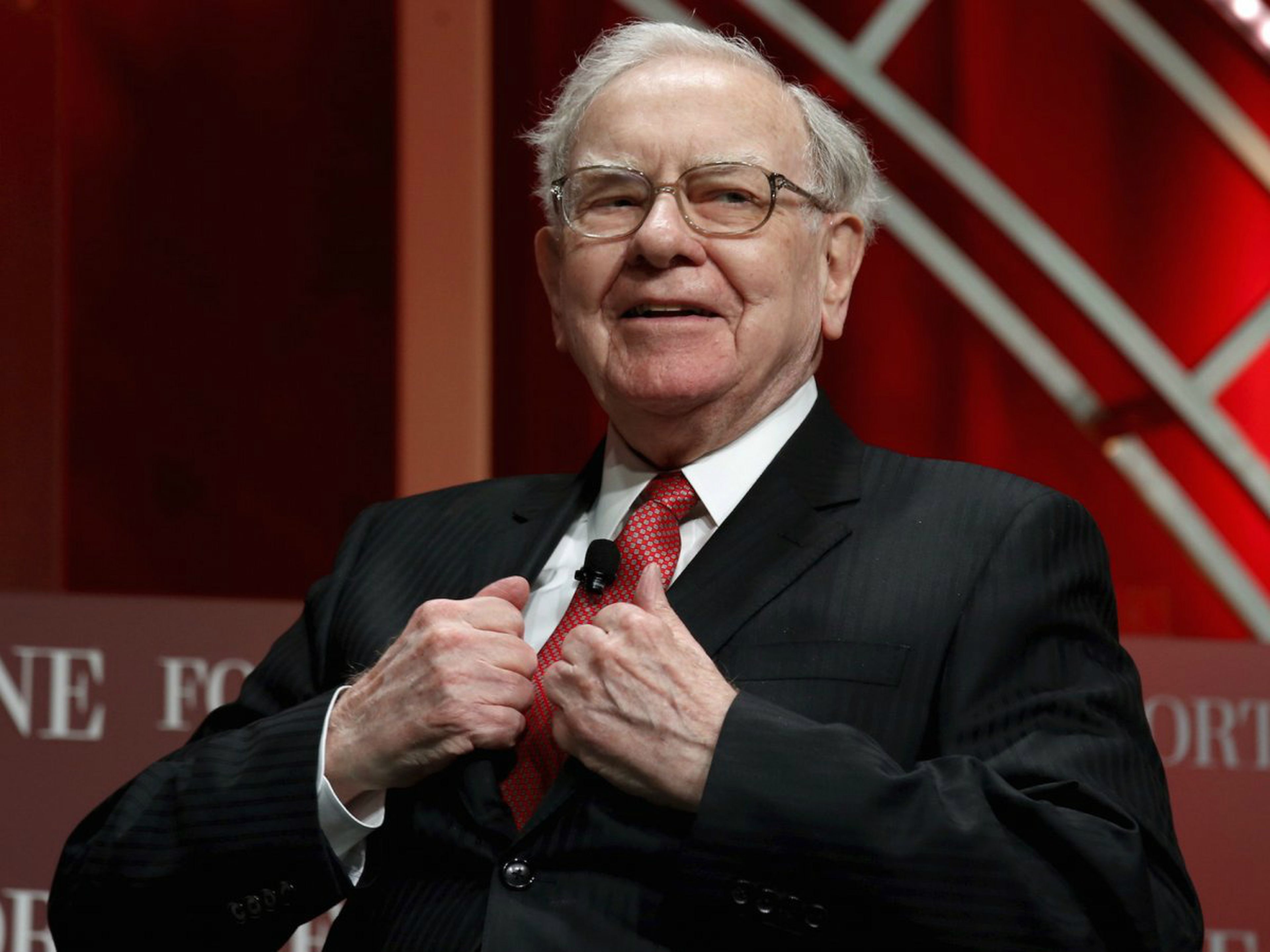 La fortuna del director ejecutivo de Berkshire Hathway, Warren Buffet, está estimada en 93.000 millones de dólares.
