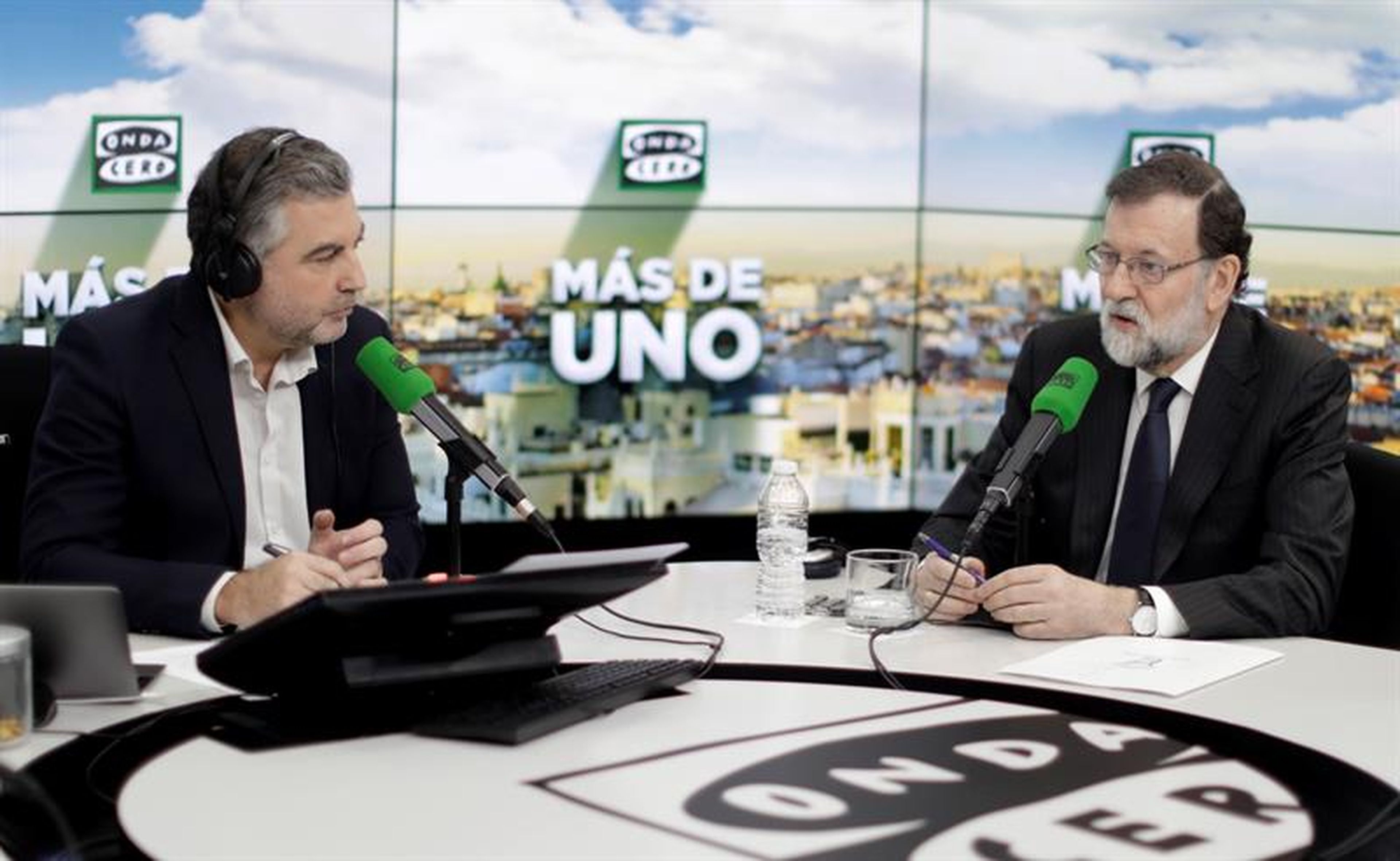 Mariano Rajoy, durante la entrevista que esta mañana ha mantenido con Carlos Alsina, la primera concedida desde las elecciones del 21D.