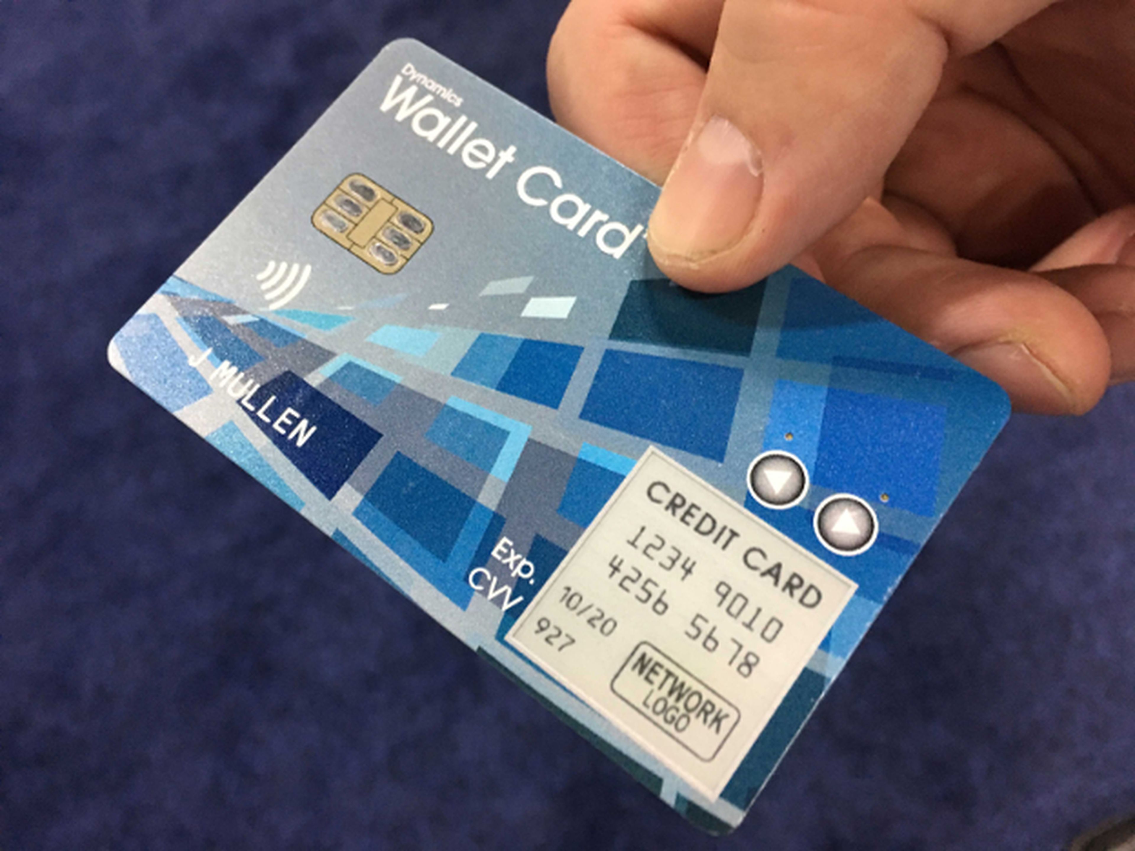 tarjeta de crédito inteligente que nunca caduca