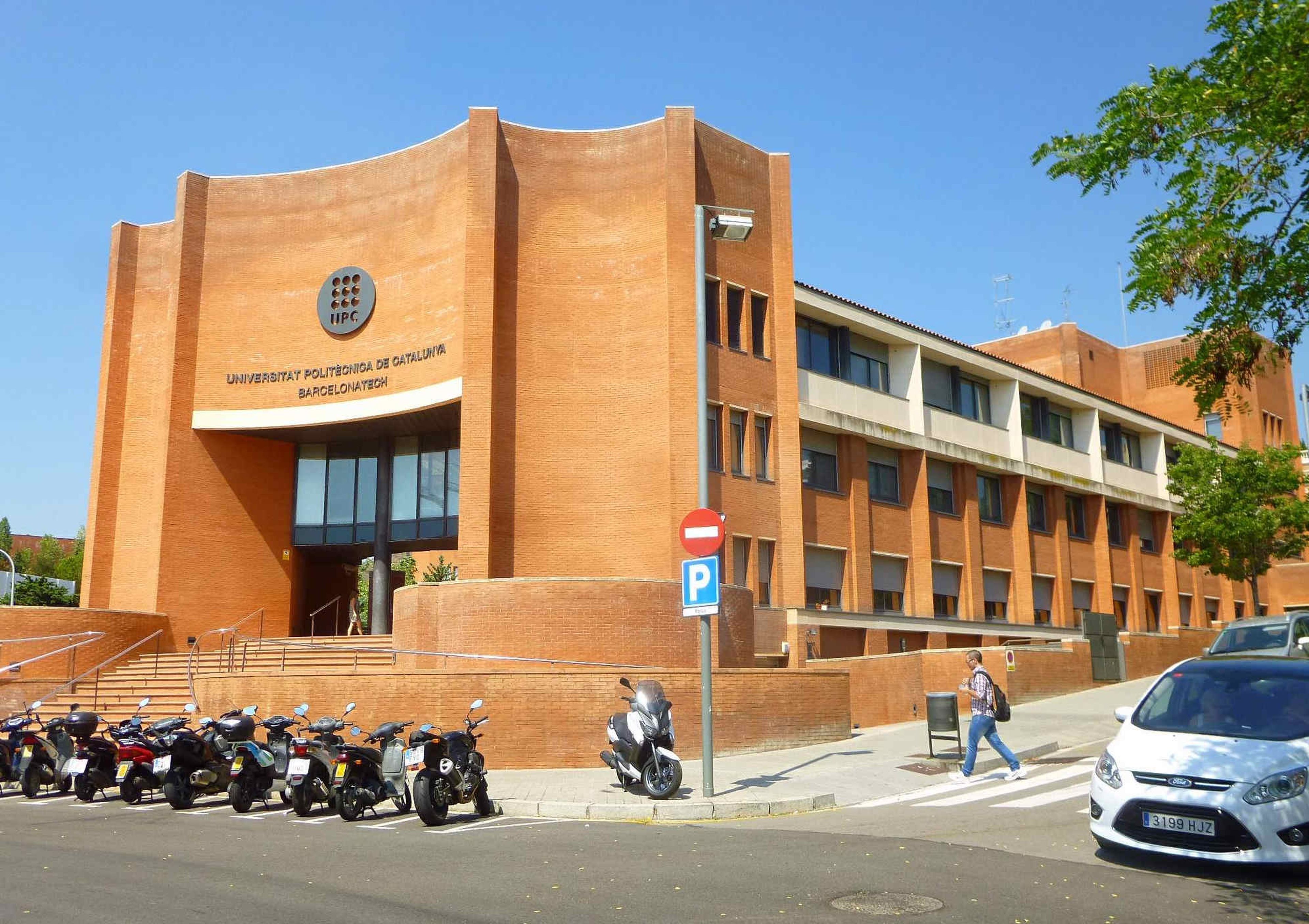 Edificio de la Universidad Politécnica de Cataluña BarcelonaTech.