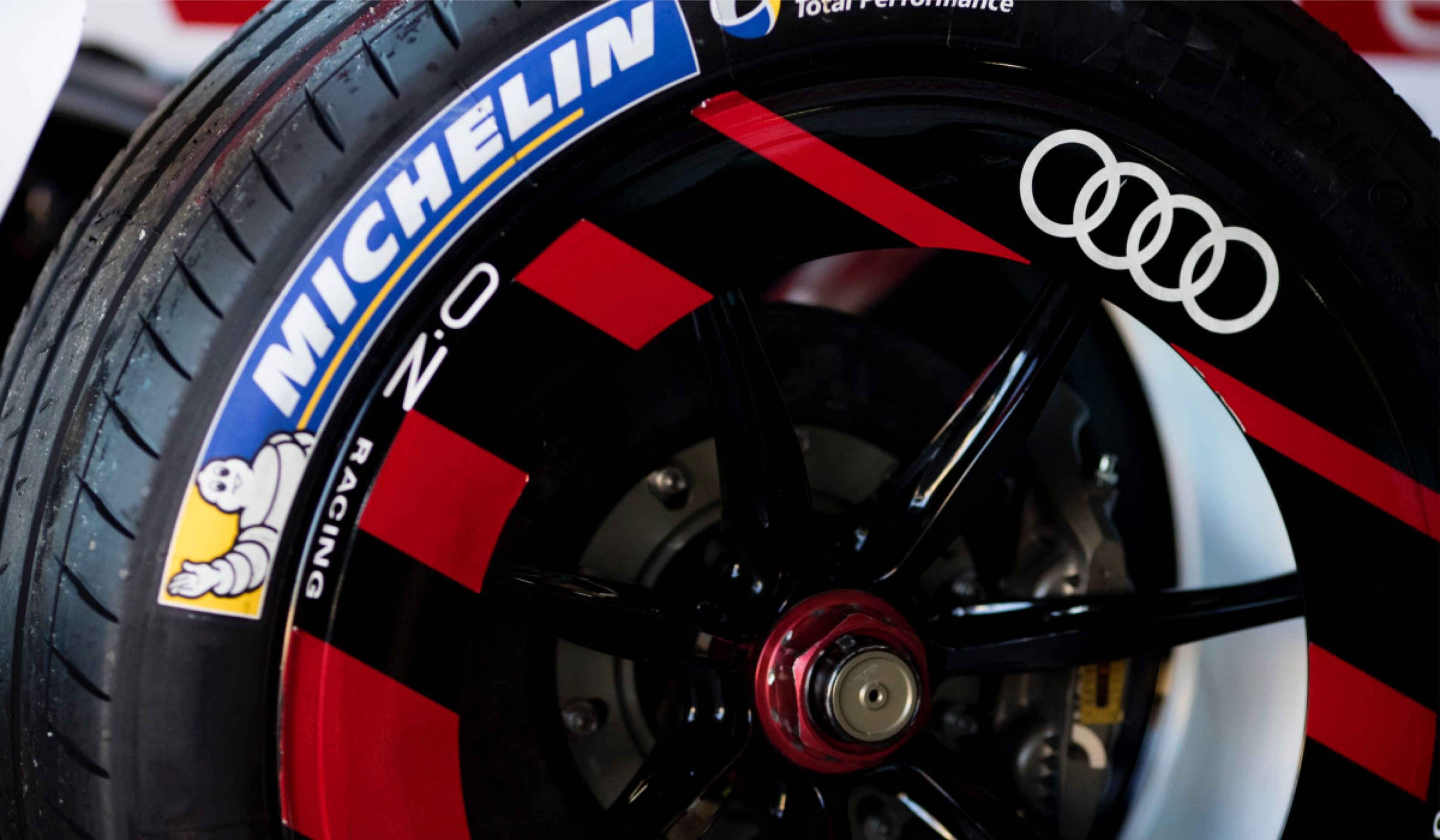La rueda de Michelin es muy similar a la de los coches de calle.
