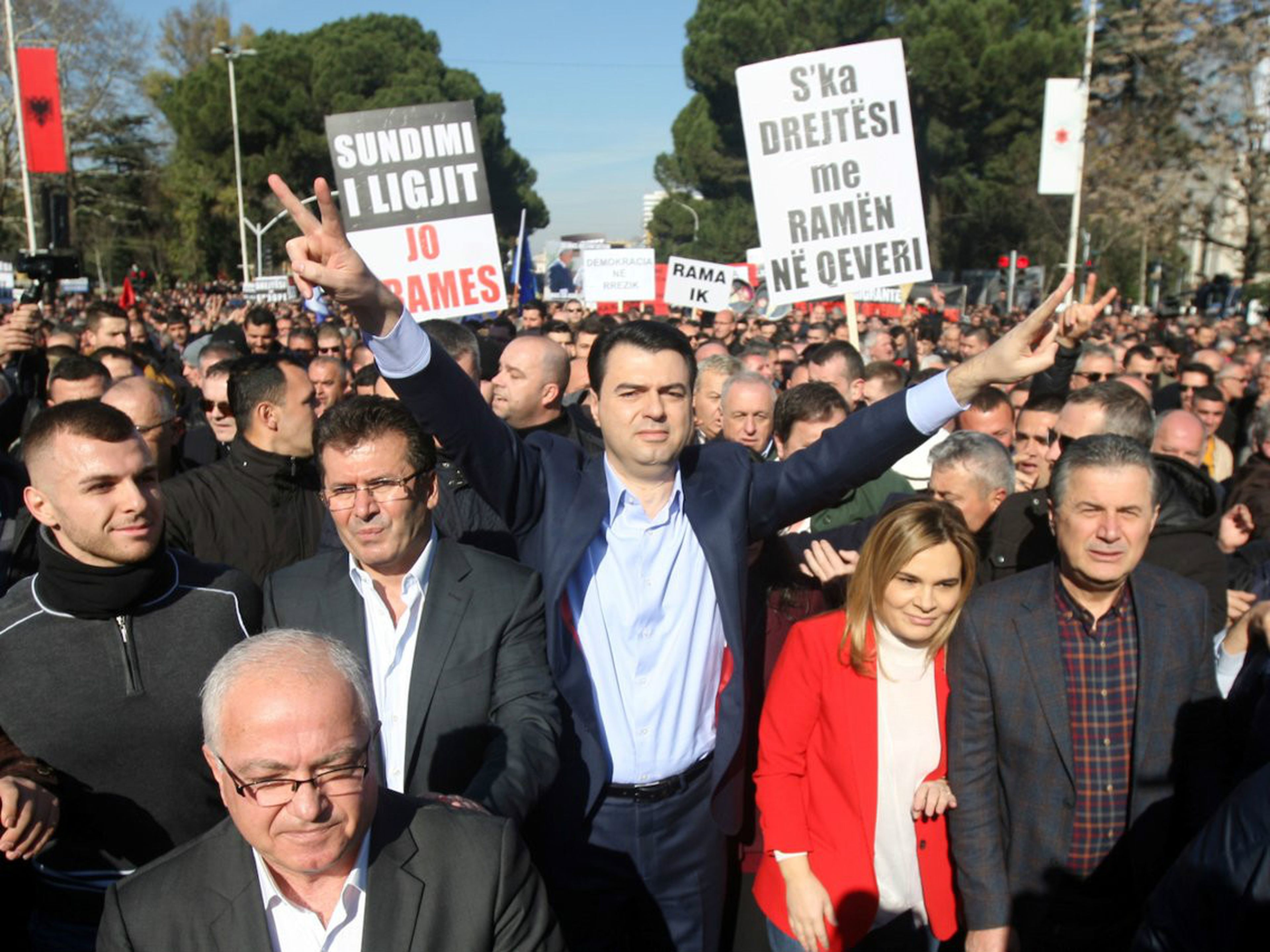 Una protesta contra el gobierno en Tirana, Albania, el pasado enero de 2018.