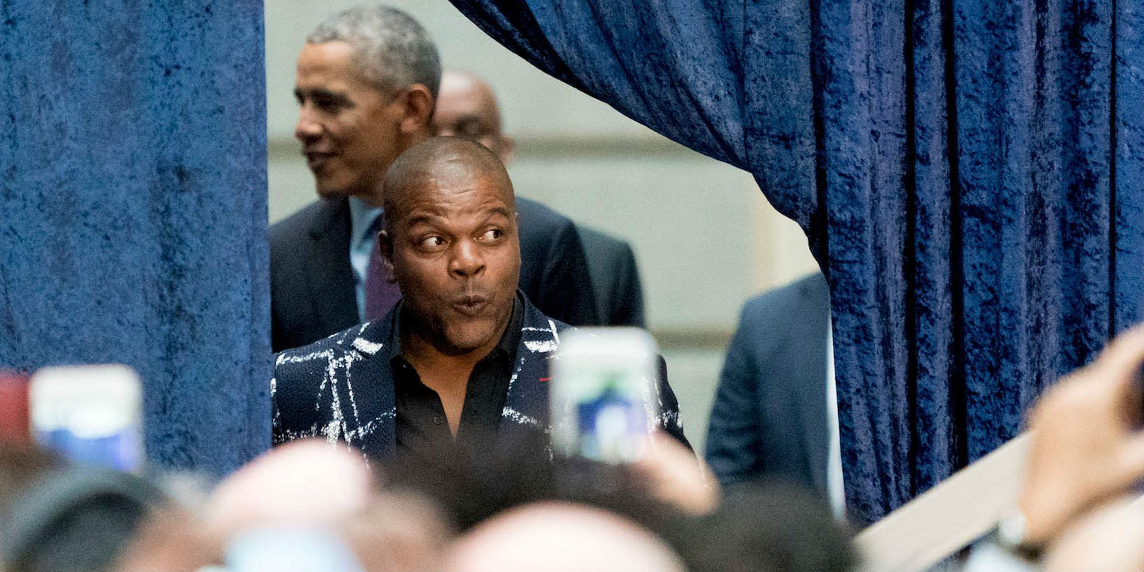 Kehinde Wiley estaba muy emocionado por subir al escenario con el expresidente Barack Obama el pasado lunes.