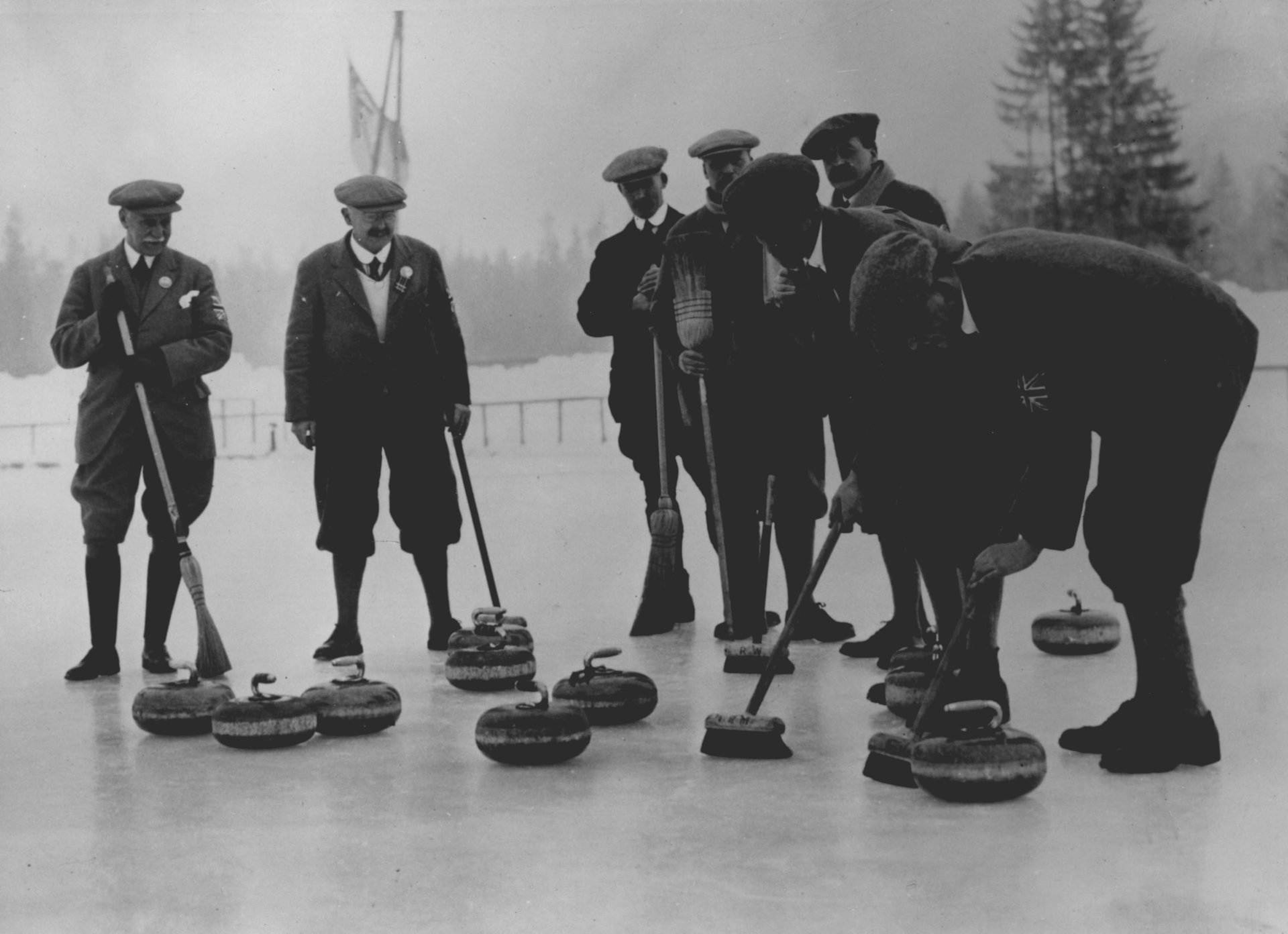 El equipo de Reino Unido de 'curling' durante los Juegos Olímpicos de Invierno en Chamonix (Francia) el 28 de enero de 1924.