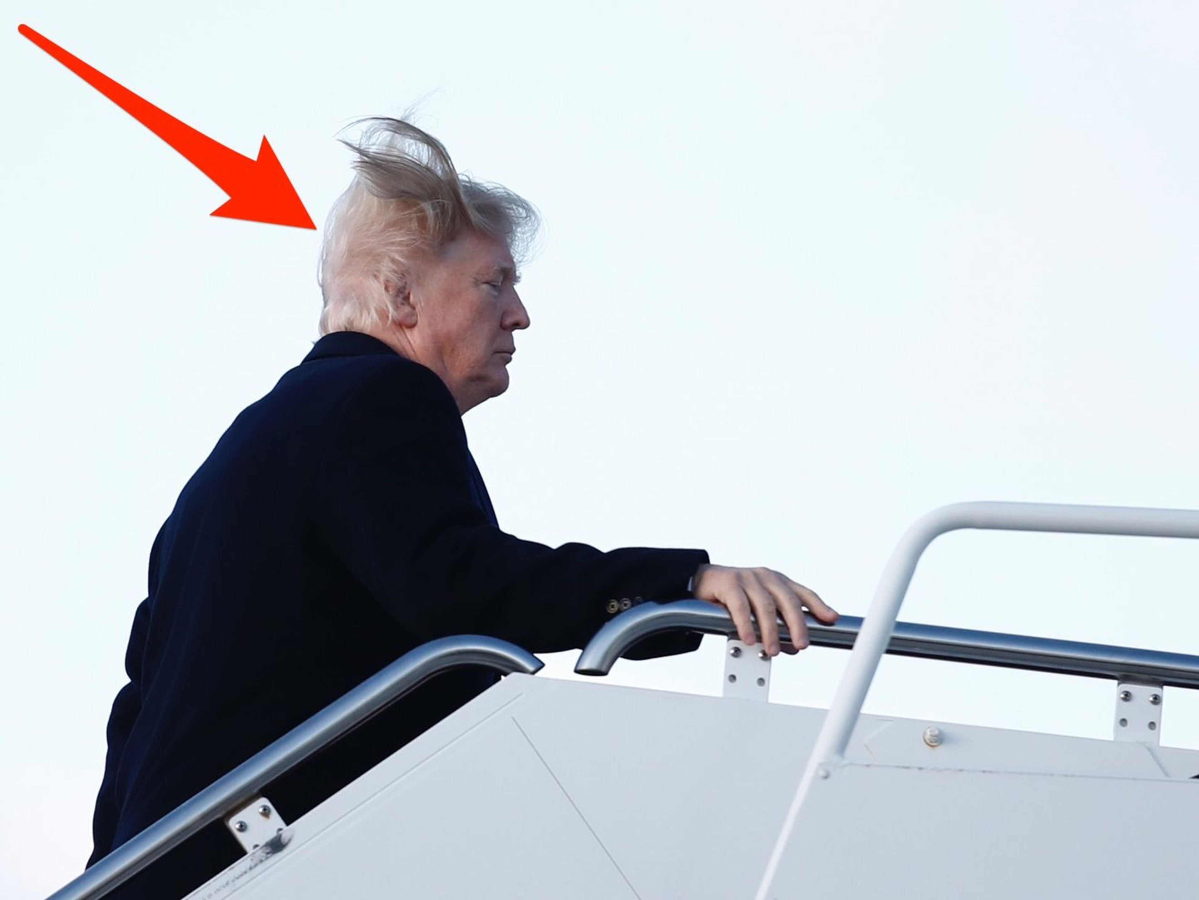 El cabello de Trump a plena vista a principios de febrero.