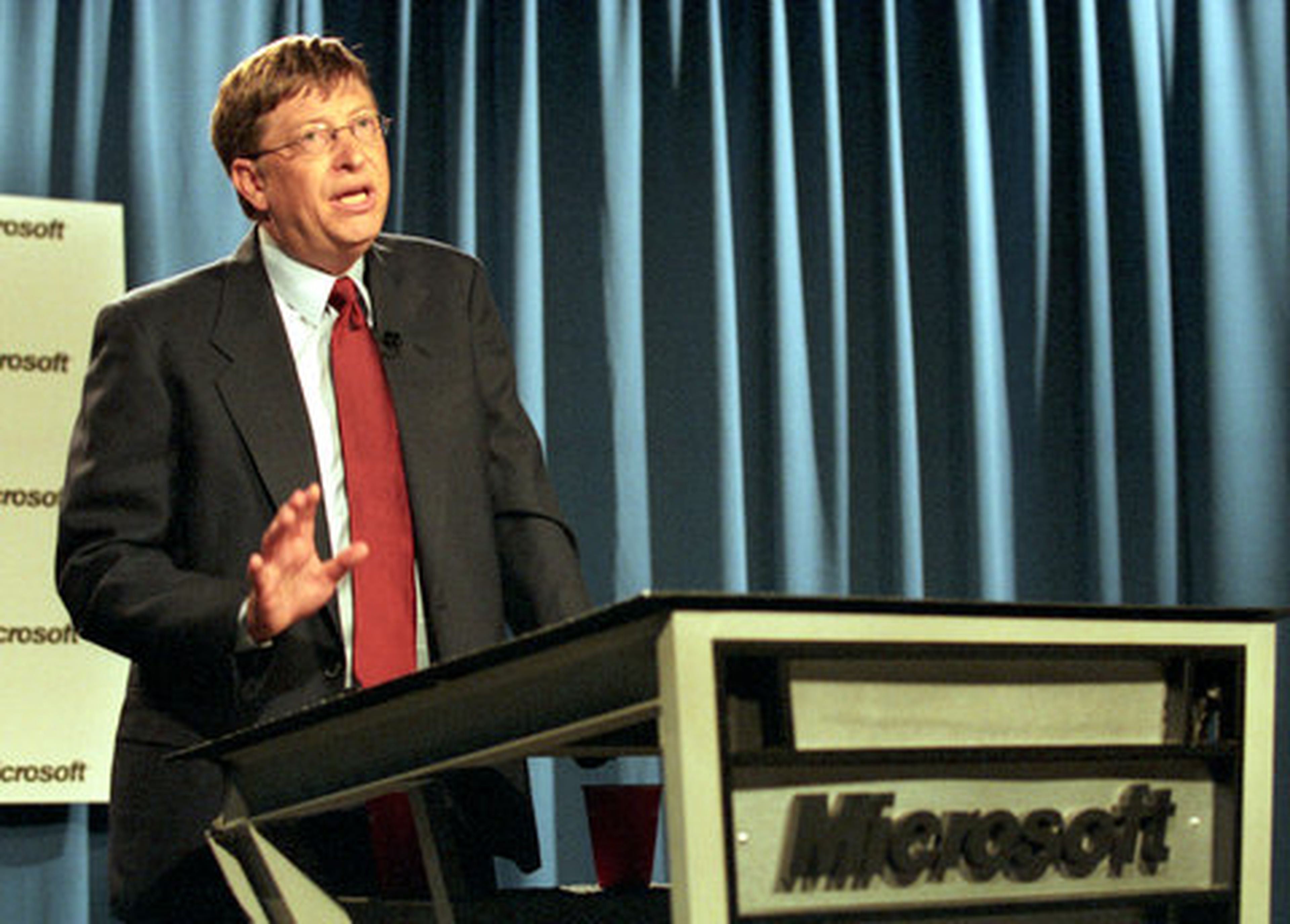 El cofundador de Microsoft, Bill Gates comparece en una rueda de prensa en Nueva Delhi en 2008.