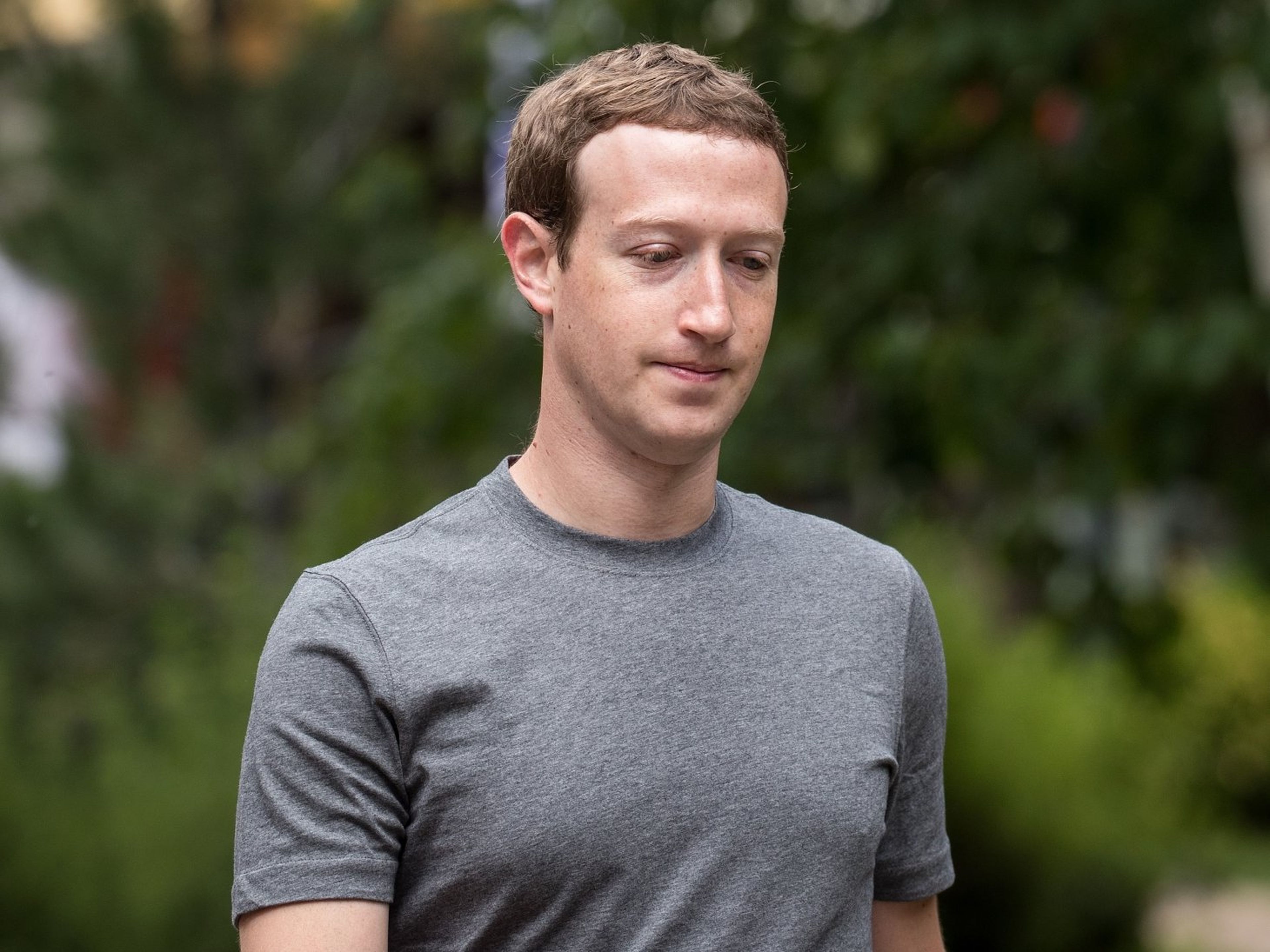 Descripción Los usuarios de Facebook se están perdiendo entusiasmo por la plataforma tras conocerse el escándalo de Cambridge Analytica.
