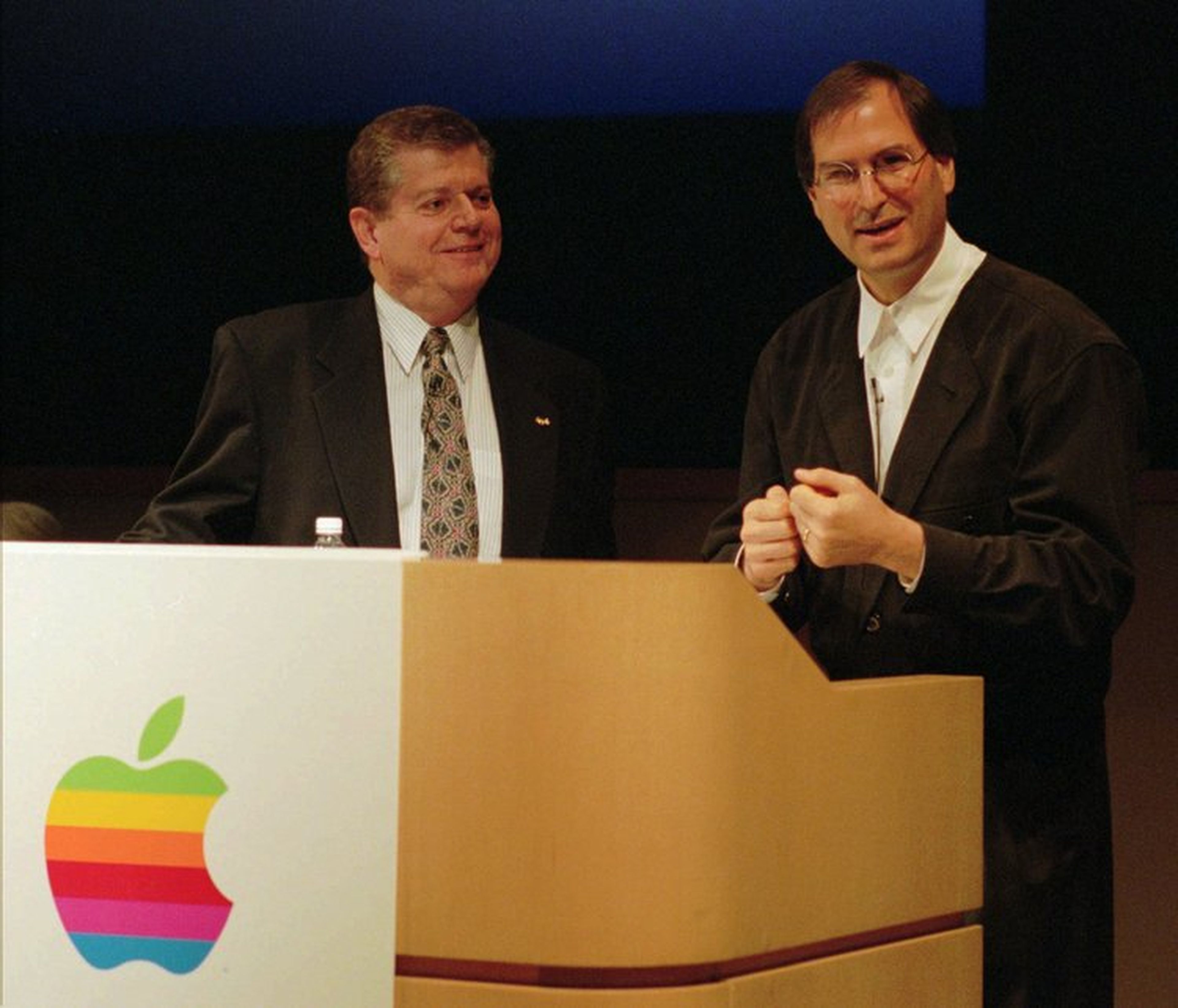 Gil Amelio y Steve Jobs