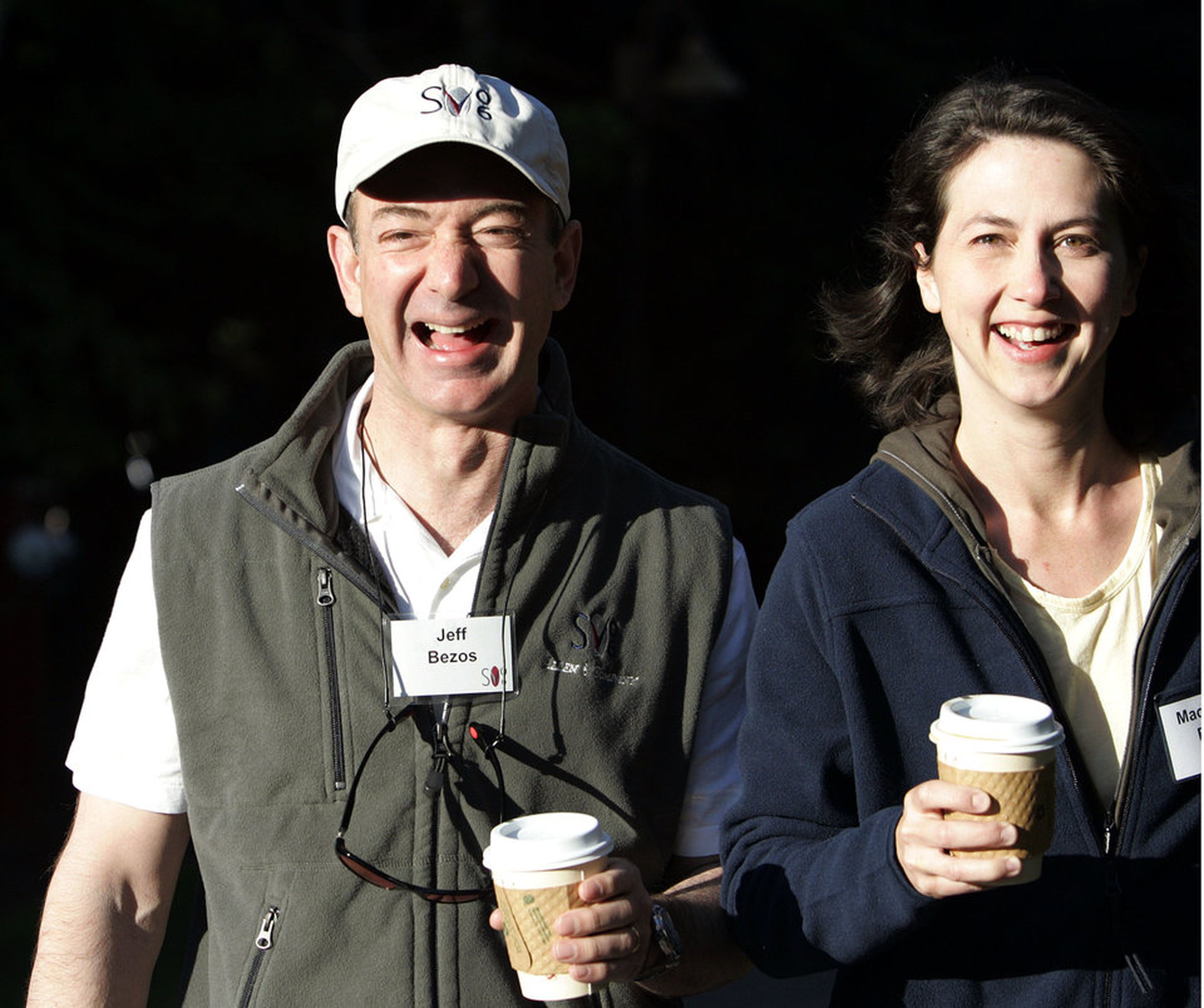Jeff Bezos y su mujer