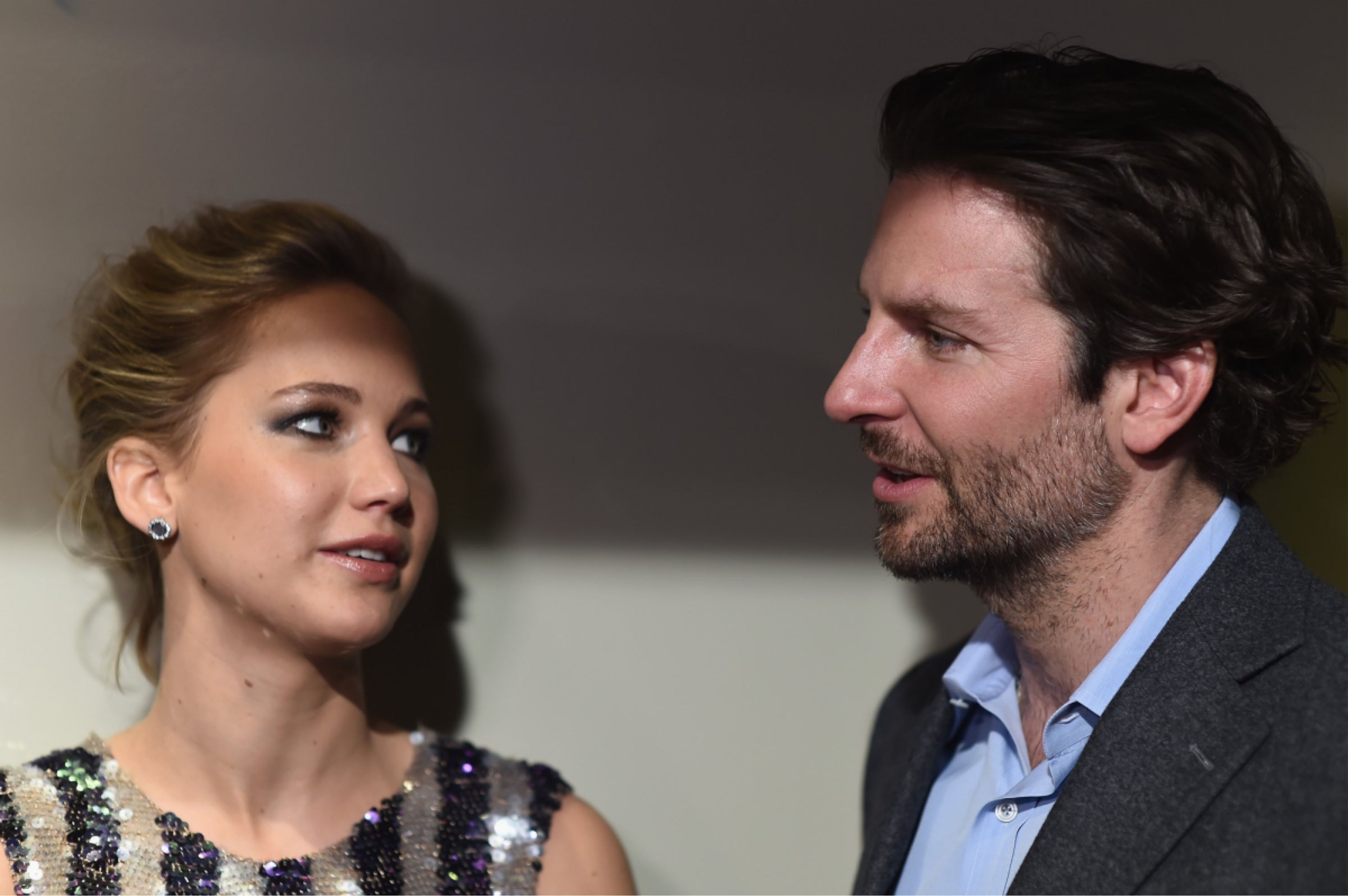 Tanto Bradley Cooper (nominado) como Jennifer Lawrence (ganadora) han sucumbido a la 'maldición de los Oscar'.