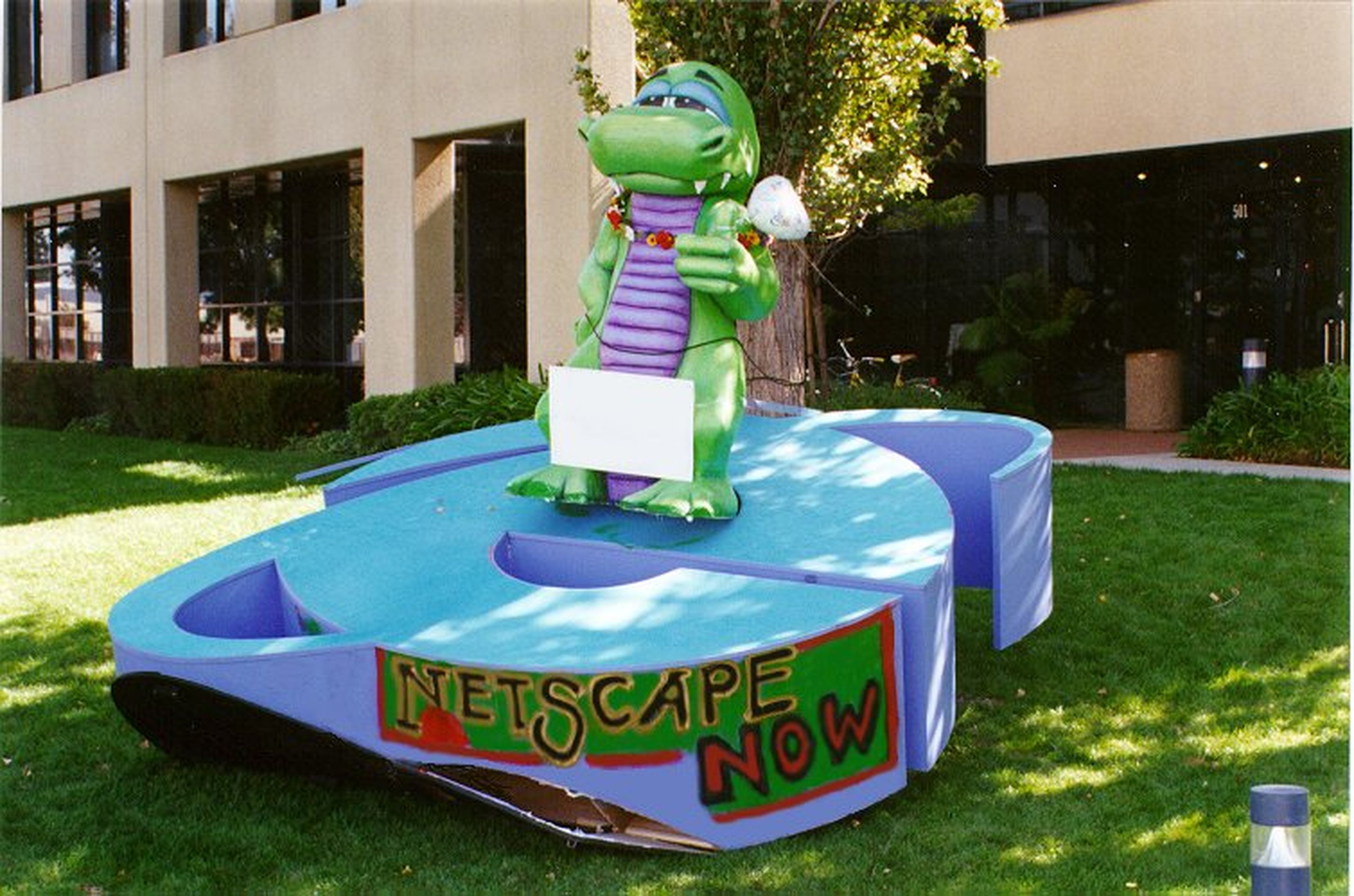 El día que los empleados de Microsoft pusieron su 'e' en Netscape y Netscape respondió plantando su mascota encima
