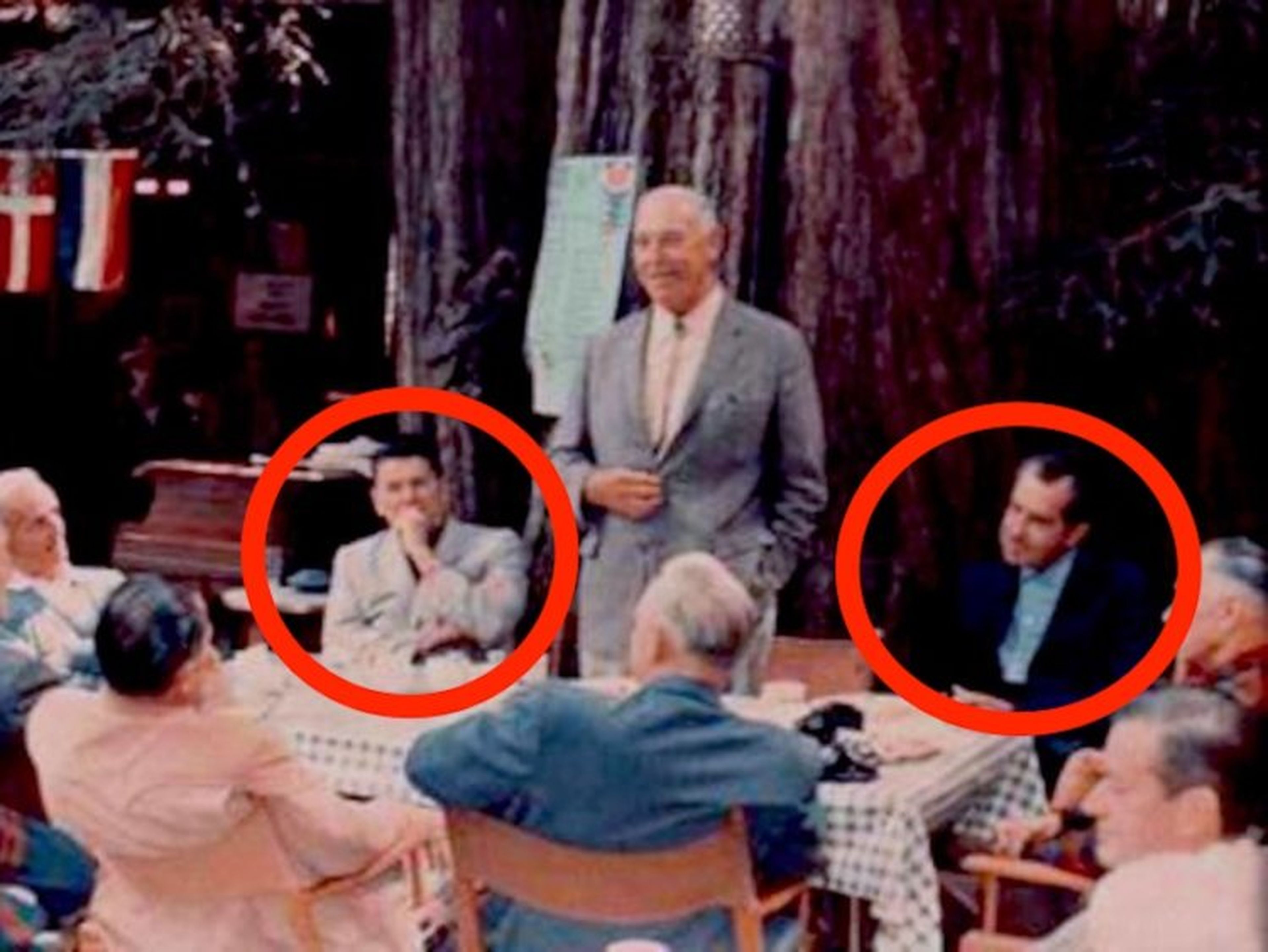 Los presidentes Ronald Reagan y Richard Nixon eran miembros