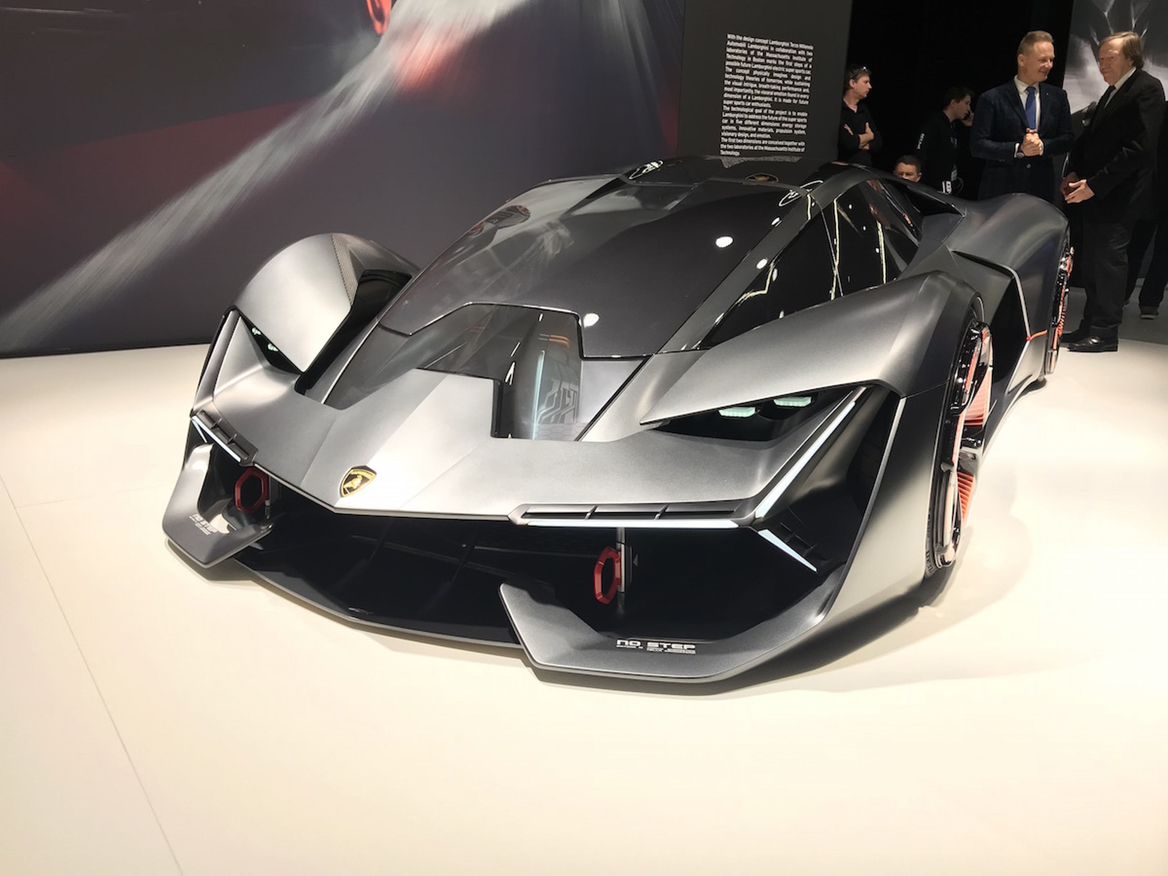 Lamborghini ha presentado este prototipo futurista, aunque no tanto en su caso.