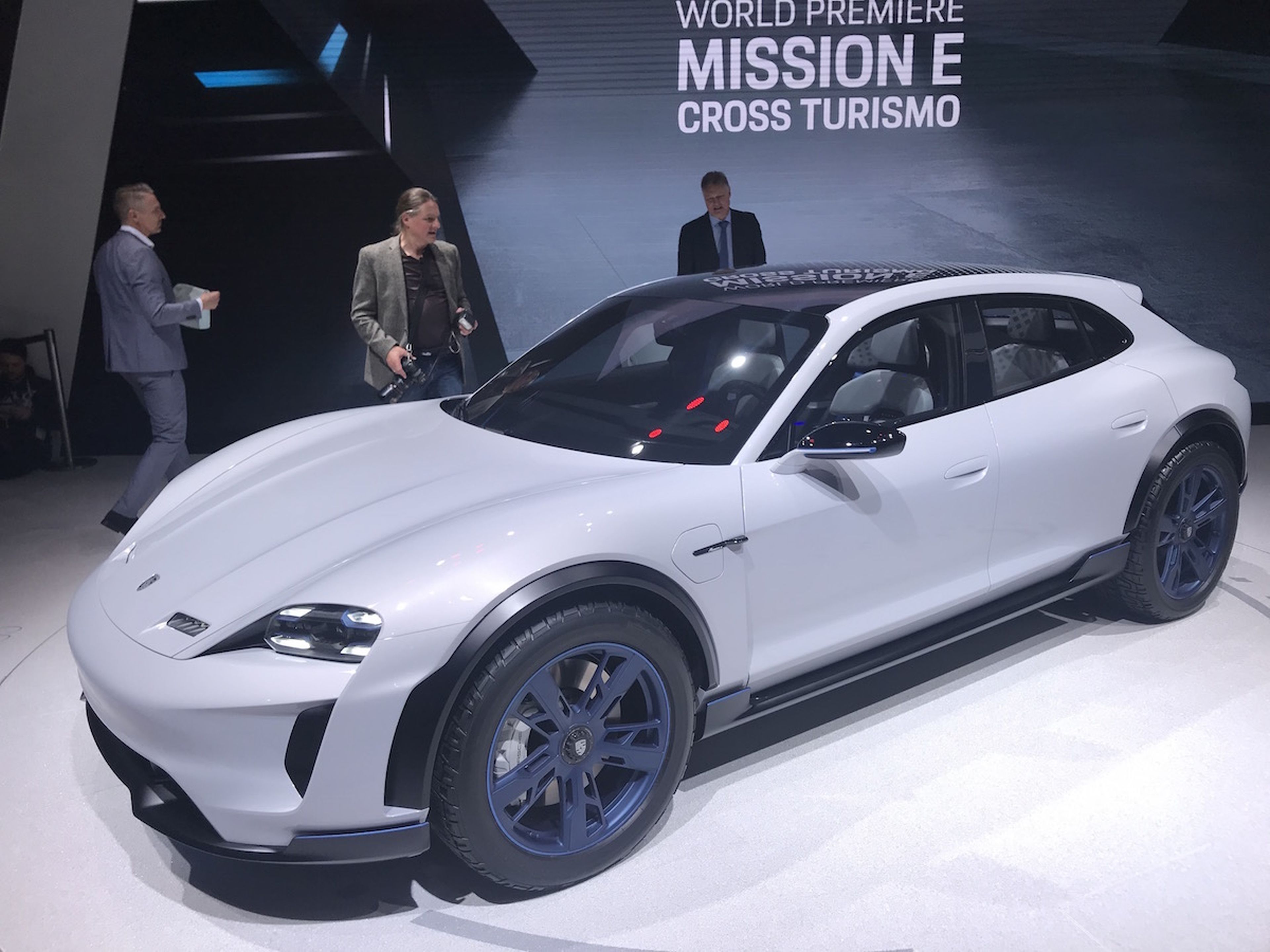 Salón de Ginebra 2018 Porsche Mission E Cross Turismo