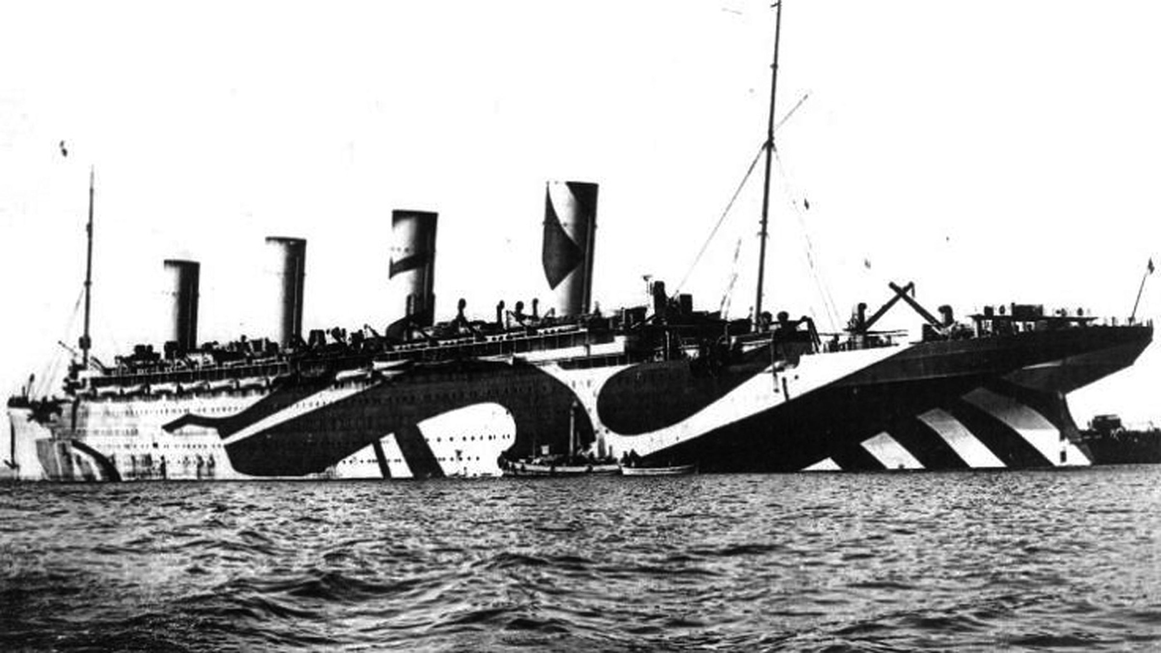 El Olympic, hermano gemelo del Titanic, 'oculto' durante la Primera Guerra Mundial.