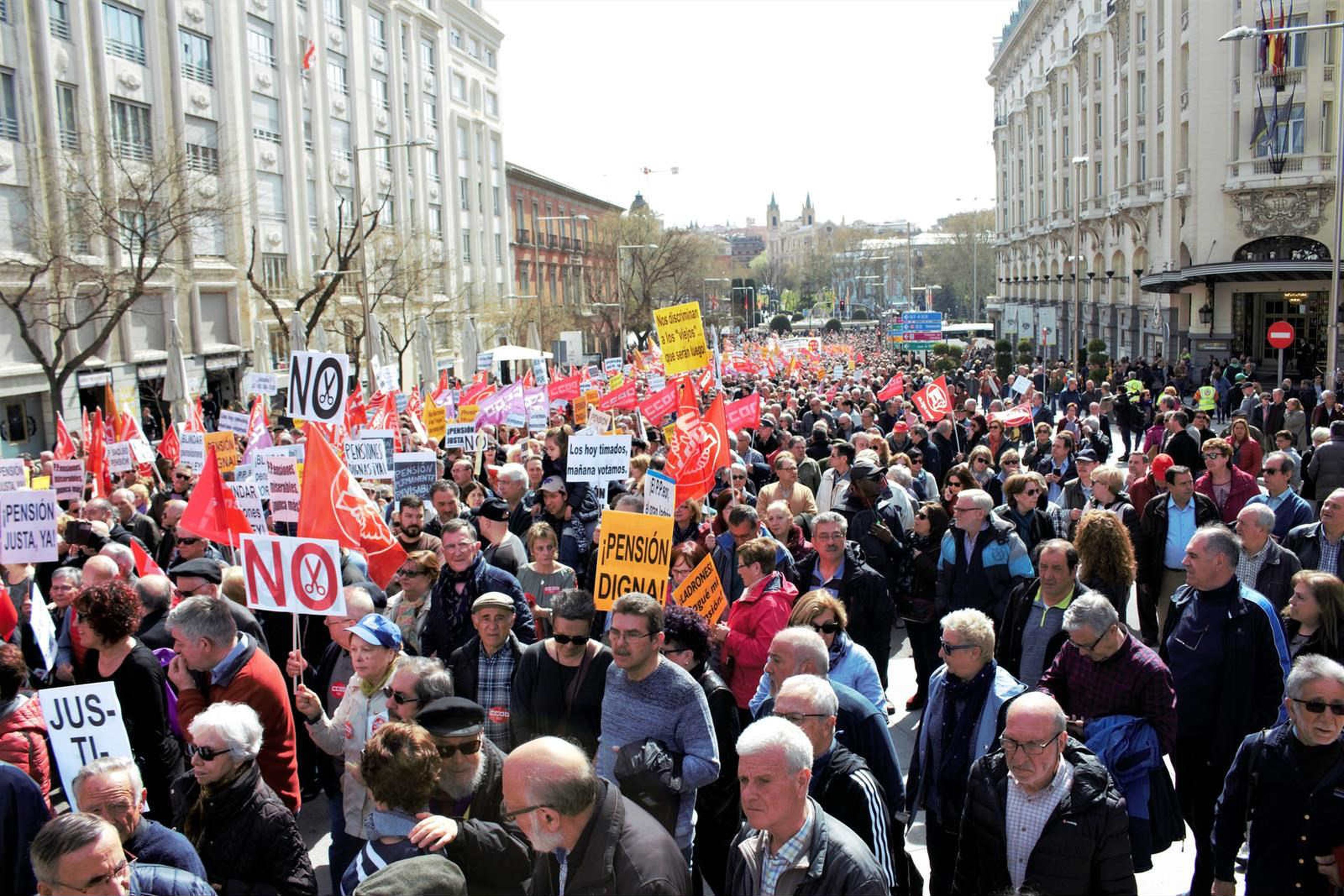 Imagen de la manifestación por la subida de las pensiones convocada en Madrid el pasado 15 de abril.