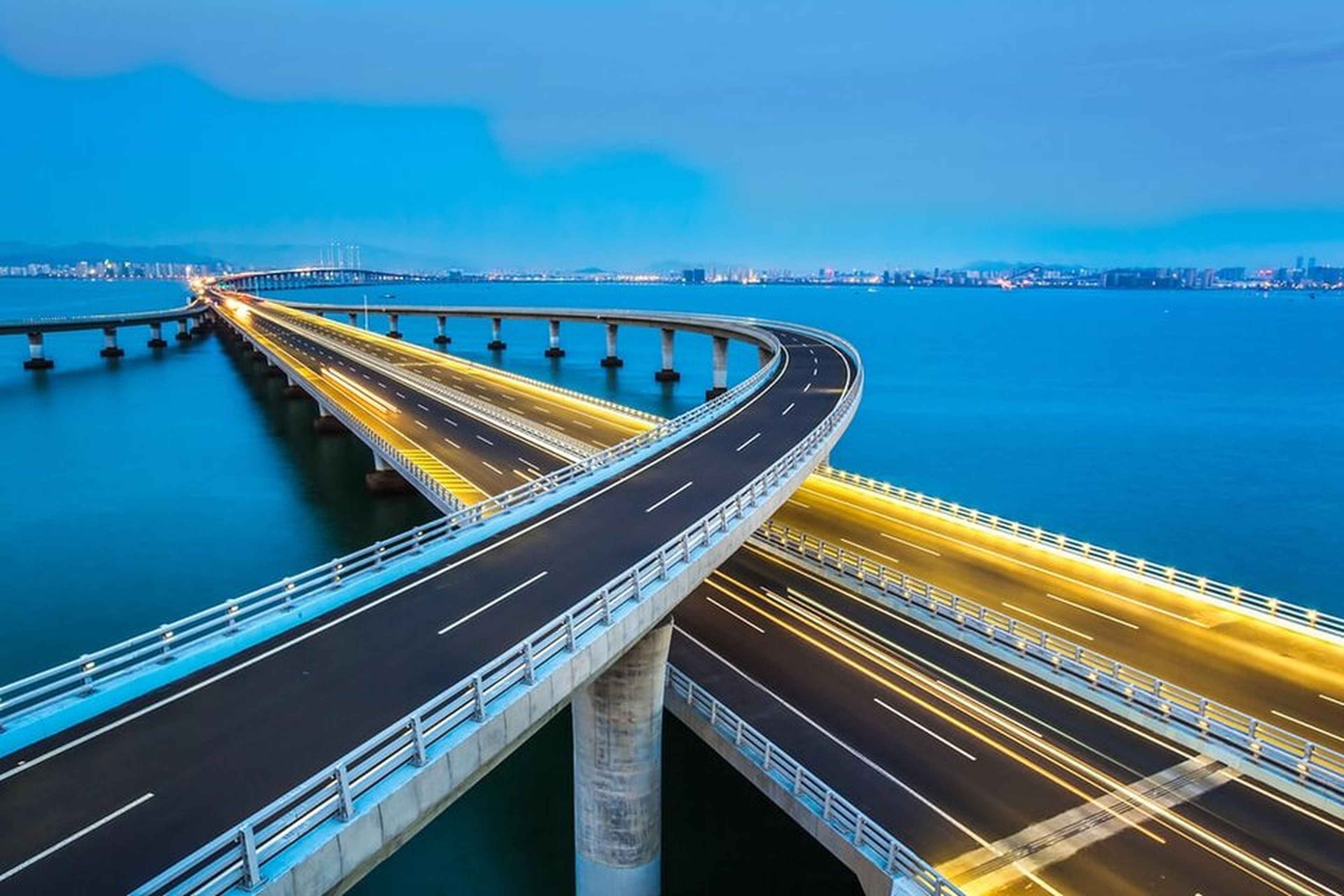 El puente de la bahía de Jiaozhou, en China.