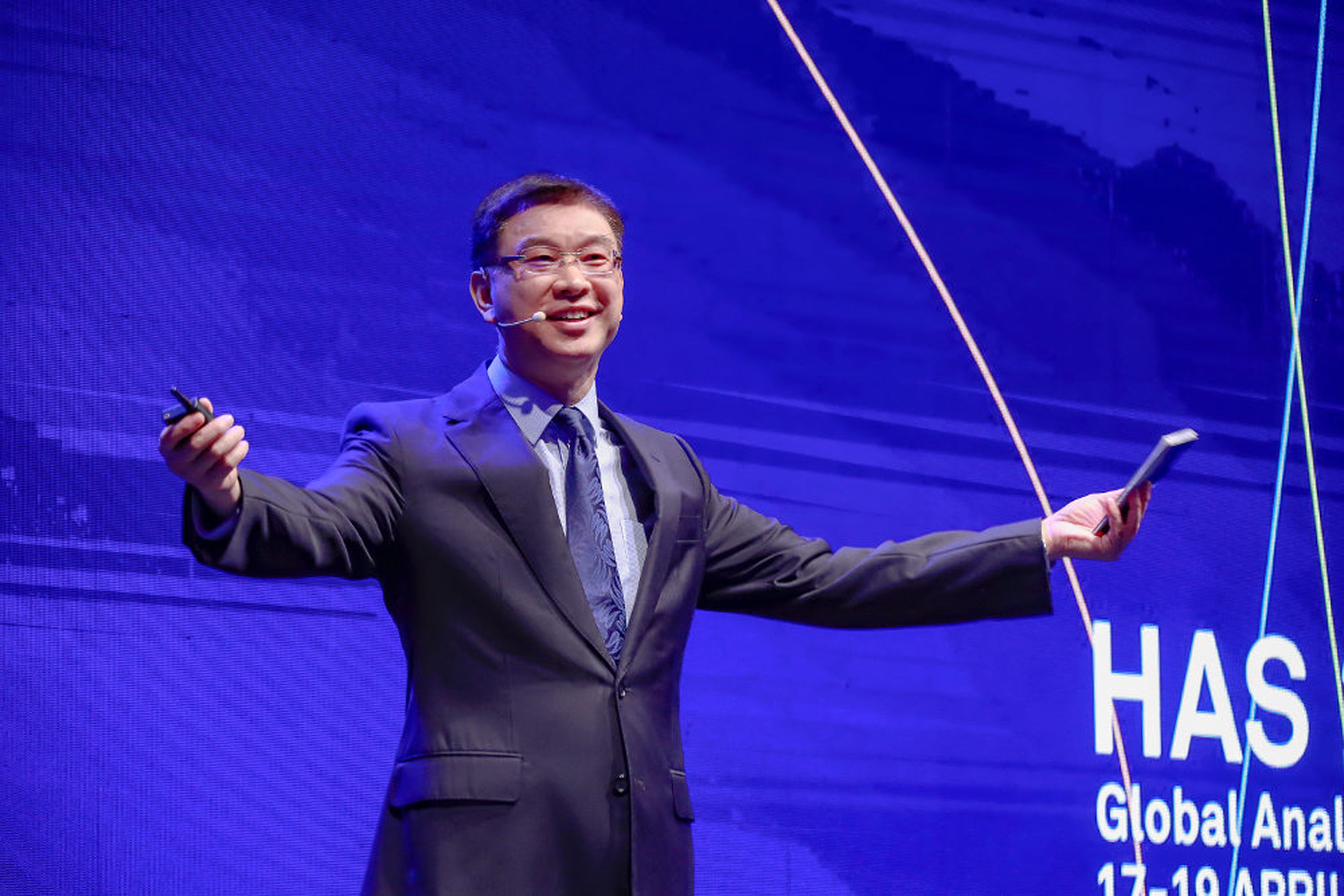 William Xu, Jefe de estratégia de Marketing de Huawei durante la XV Cumbre de analistas.