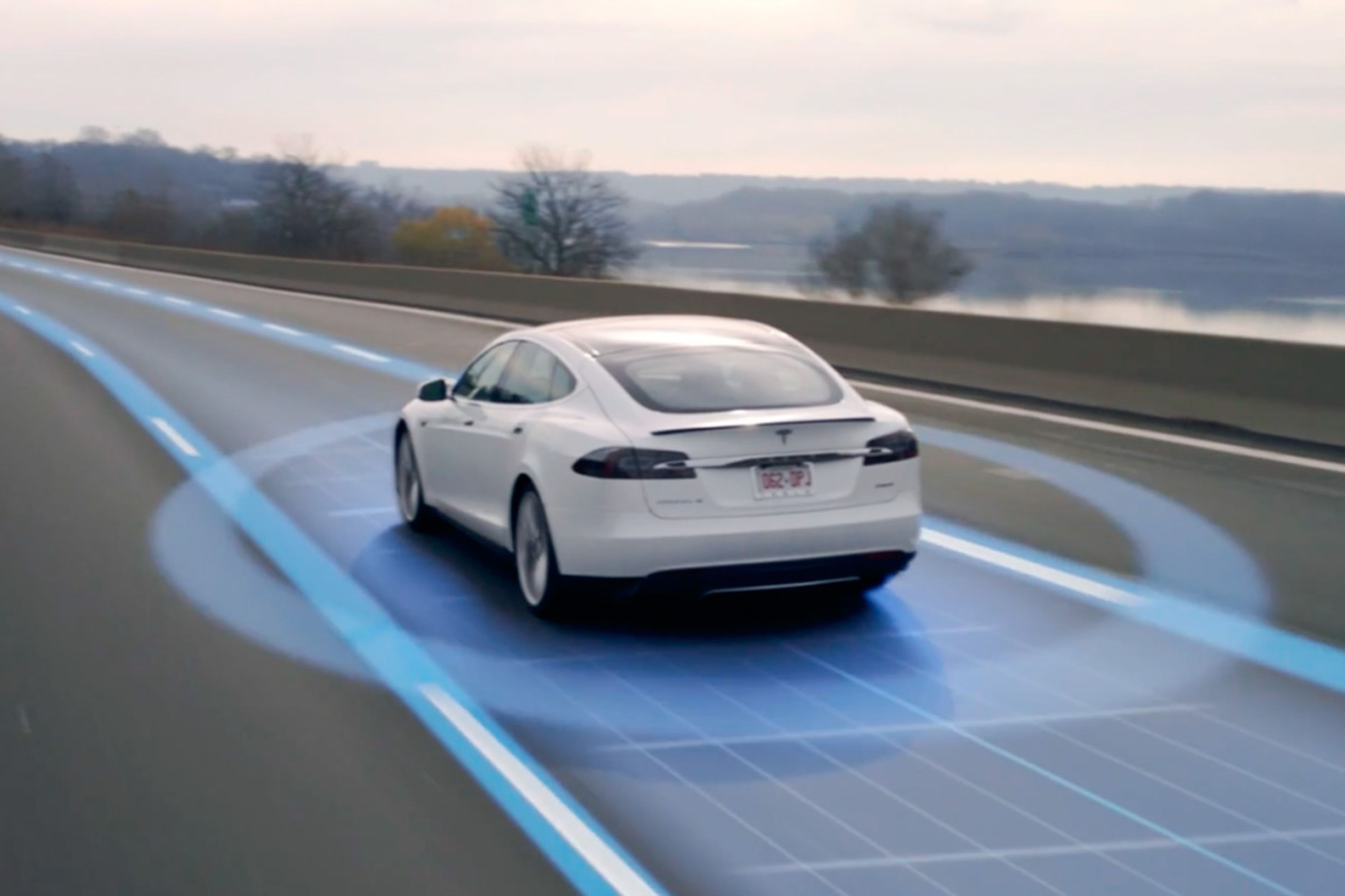 La NHTSA refutó la afirmación de Tesla de que un informe de 2017 de la agencia demuestra que Autopilot redujo las tasas de accidentes.