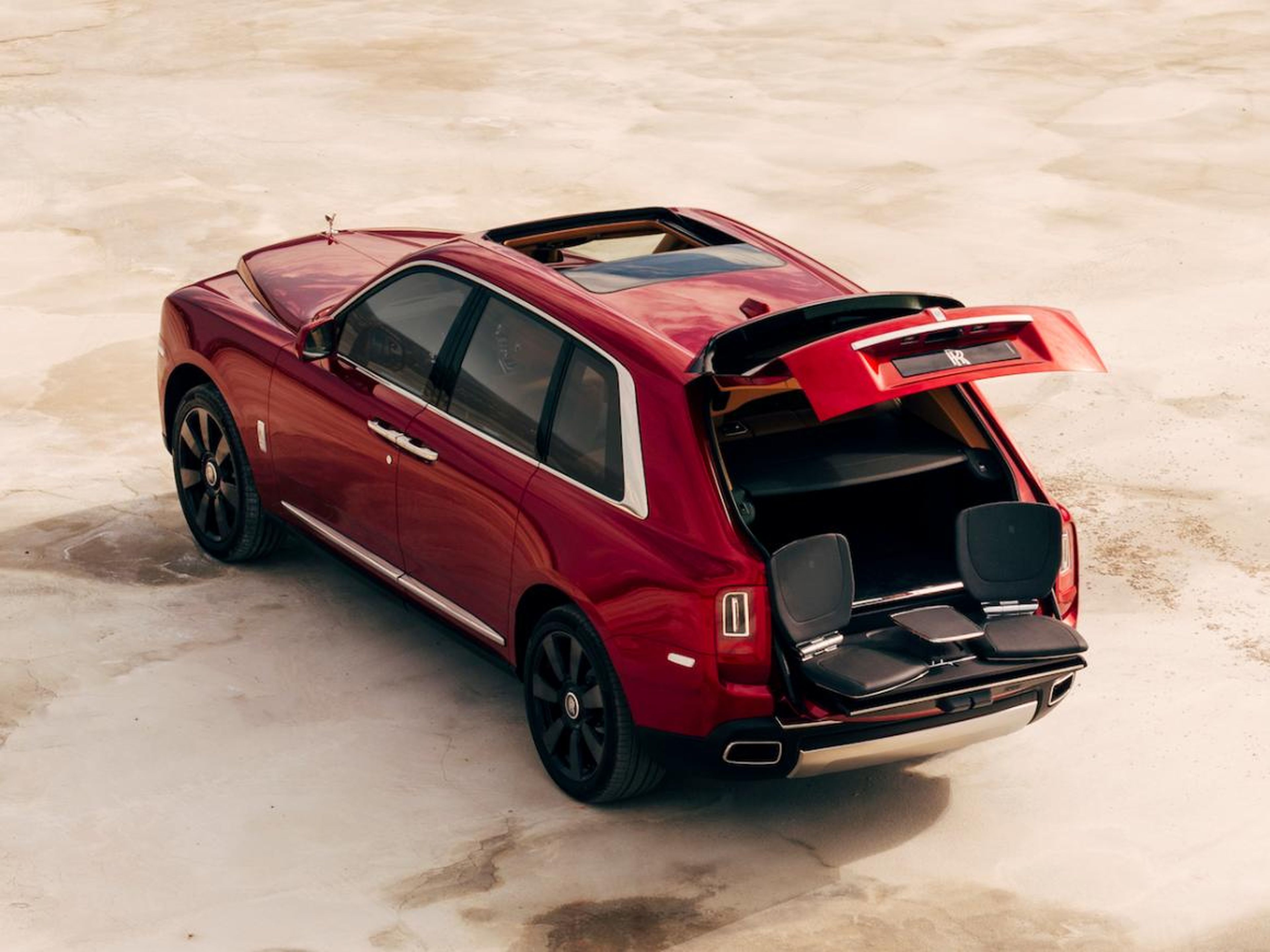 The Cullinan is equipped with a two-piece folding tailgate. You can even go with tailgate seats.
