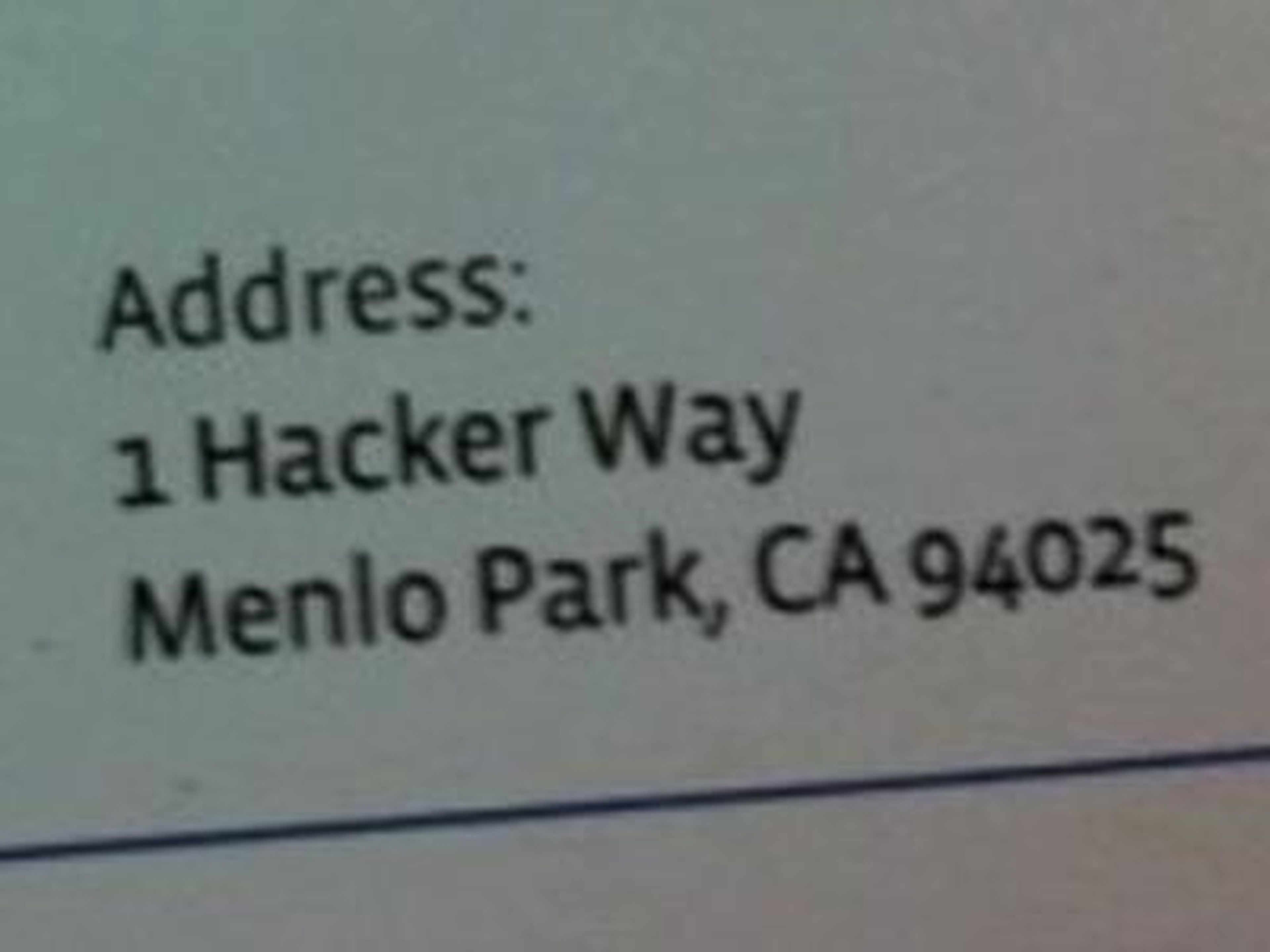 Facebook nombró la calle principal del campus "Hacker Way".