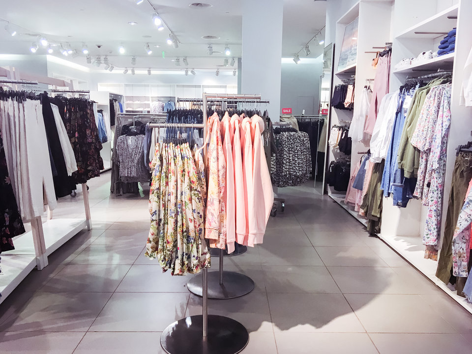 Apto Críticamente etiqueta Zara o H&M? Visitamos las tiendas y la ganadora es clara por una | Business  Insider España