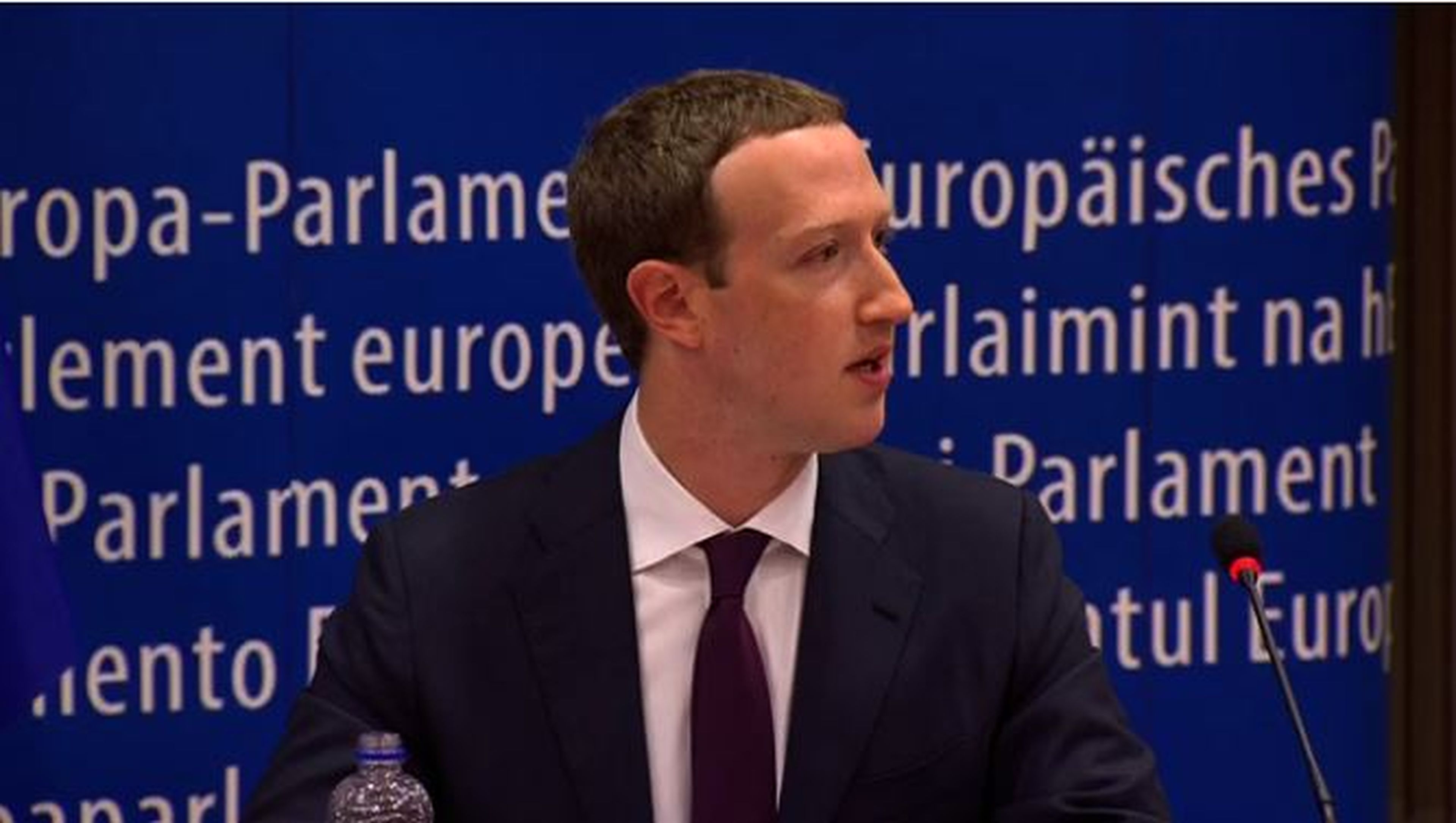 Un momento de Mark Zuckerberg en el Parlamento Europeo