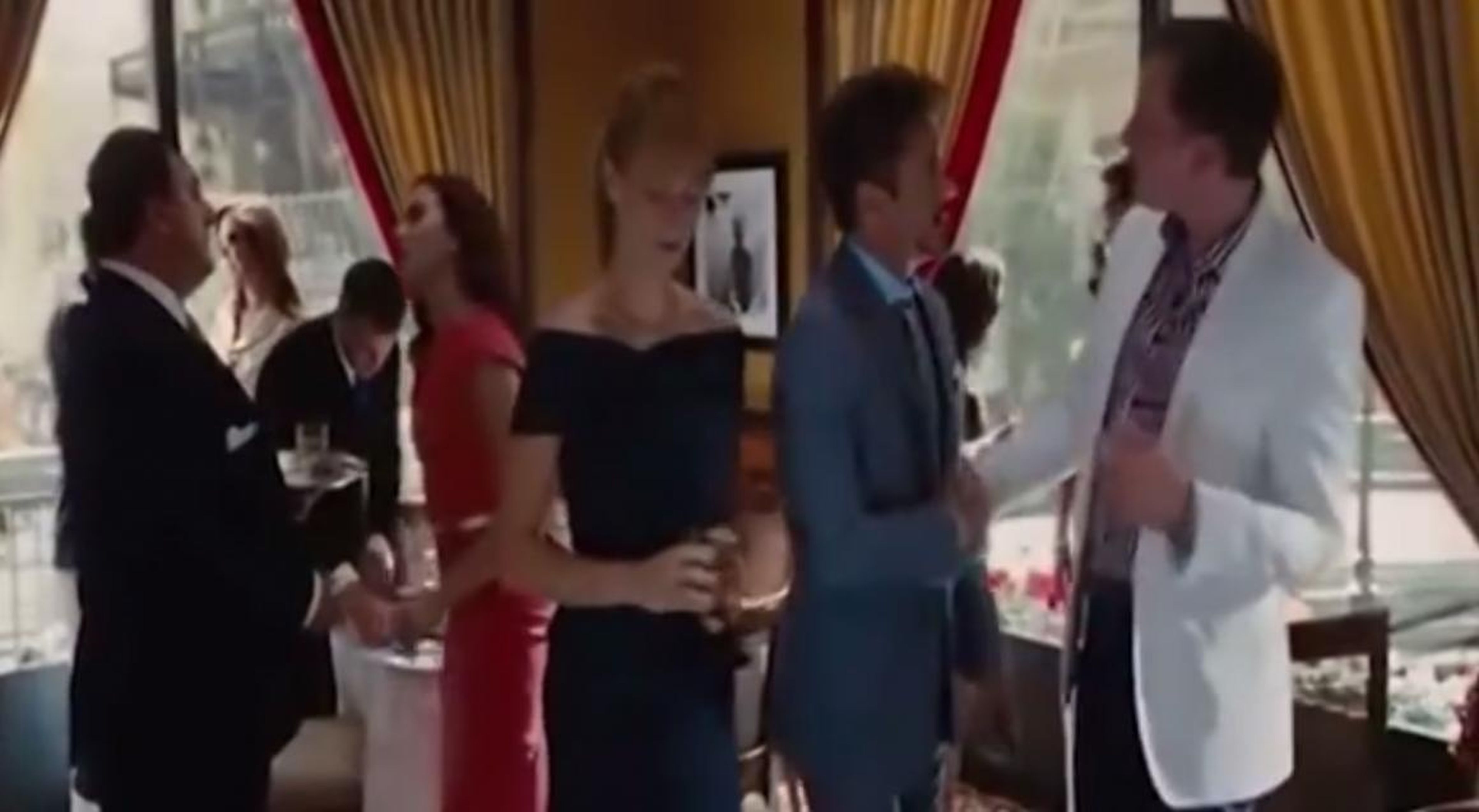 Musk (derecha) junto a Gwyneth Paltrow y Robert Downey Jr. en "Iron Man 2"