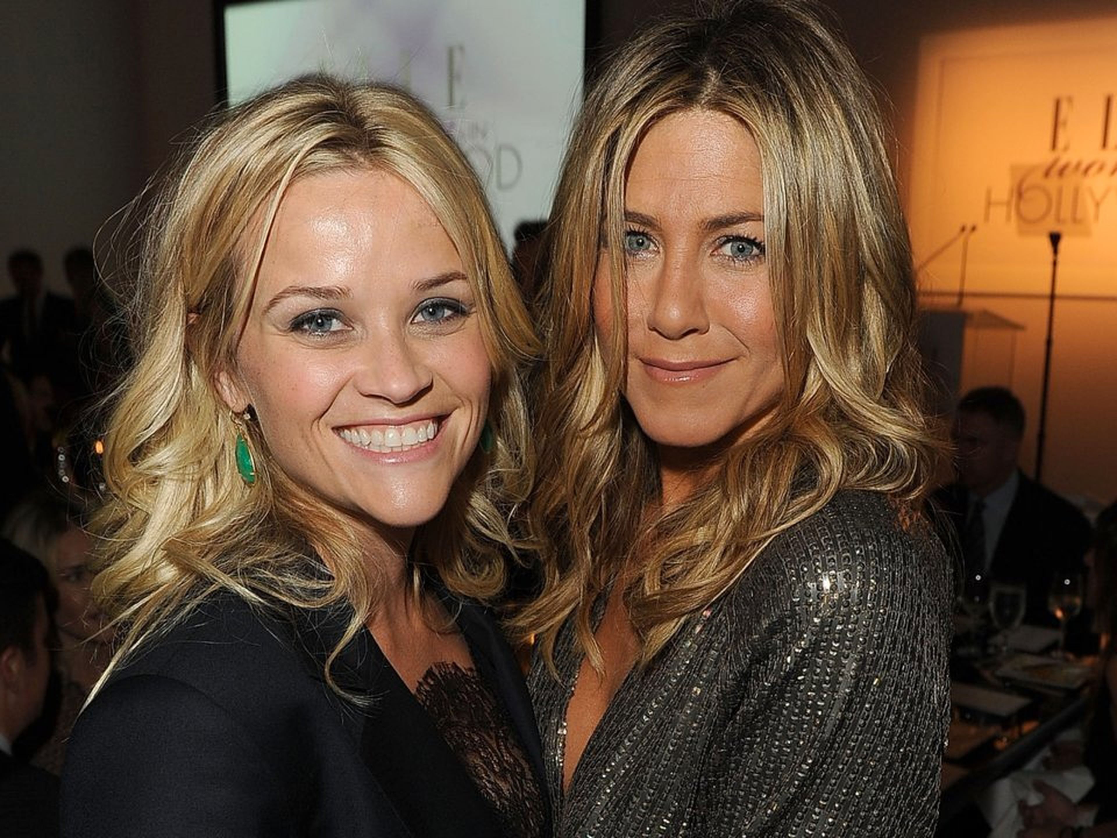 Reese Witherspoon y Jennifer Aniston participarán en un programa matutino cuyos derechos ha comprado Apple.