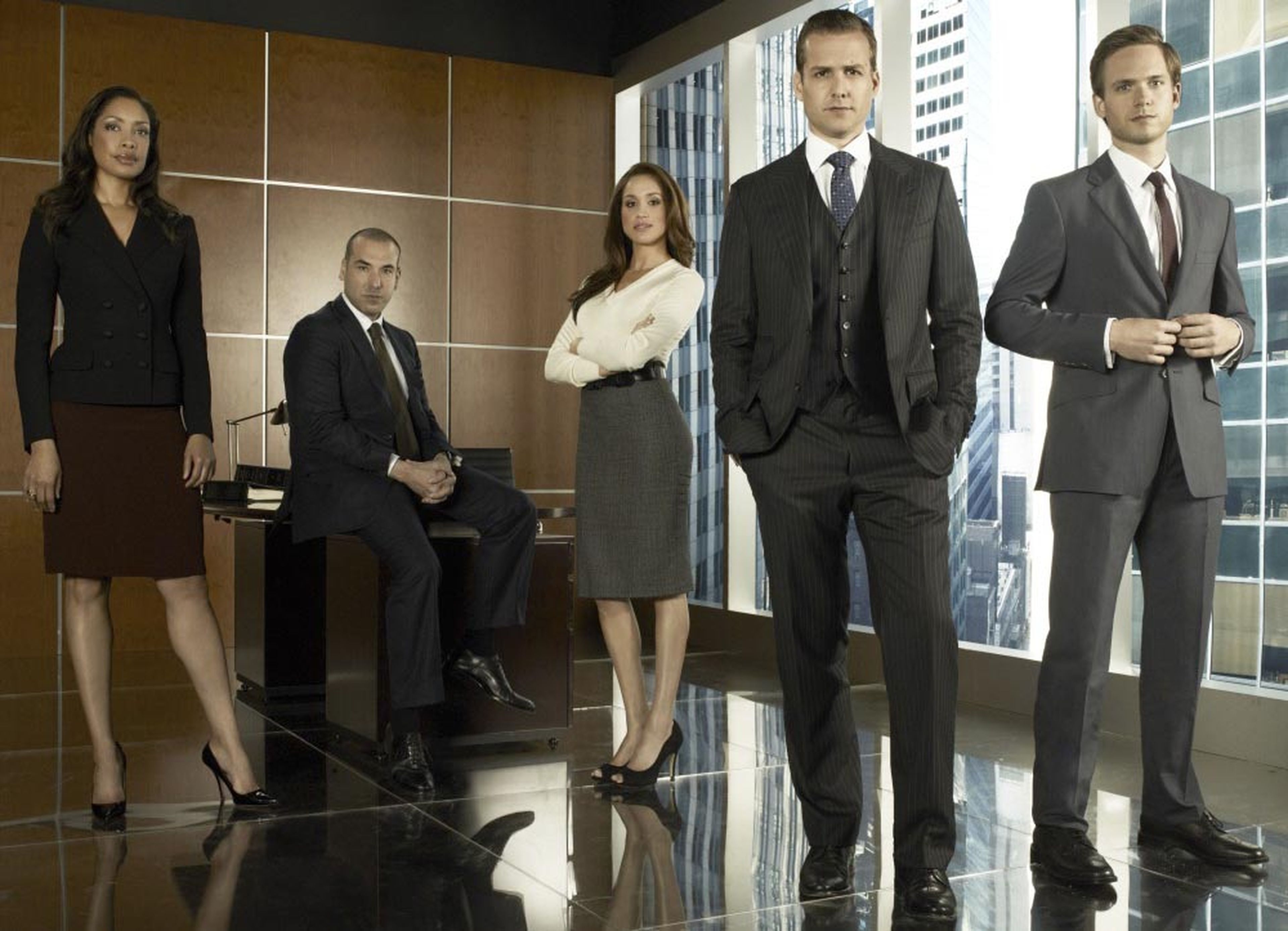 Suits es un drama legal estadounidense creado por Aaron Korsh para USA Network.