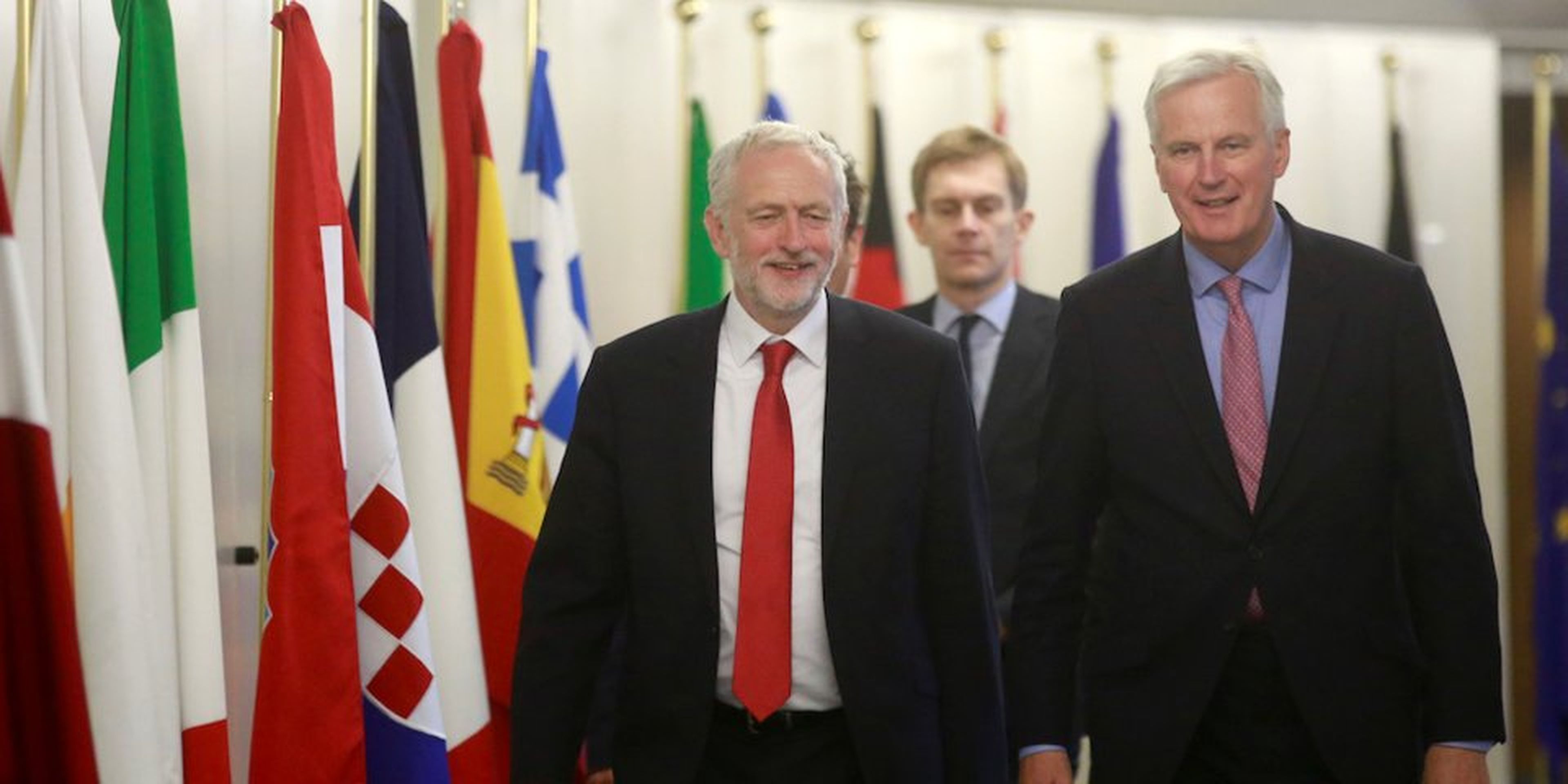El líder del Partido Laborista, Jeremy Corbyn, llega a una reunión con el jefe negociador de la Unión Europea para el Brexit, Michel Barnier, en la sede de la Comisión Europea en Bruselas, Bélgica, el 13 de julio de 2017.
