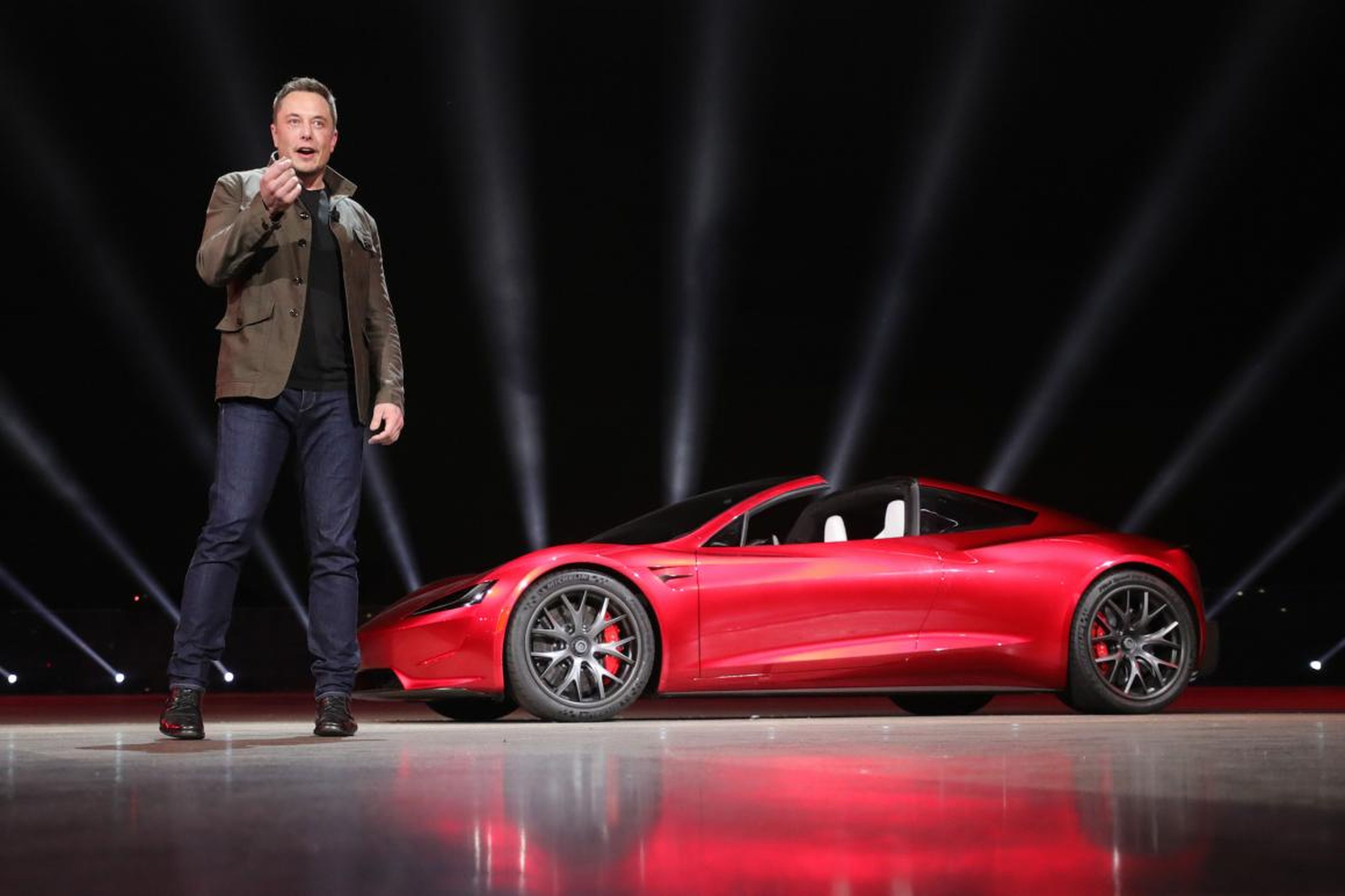 Elon Musk presenta la segunda generación del Tesla Roadster, el 16 de noviembre de 2017.