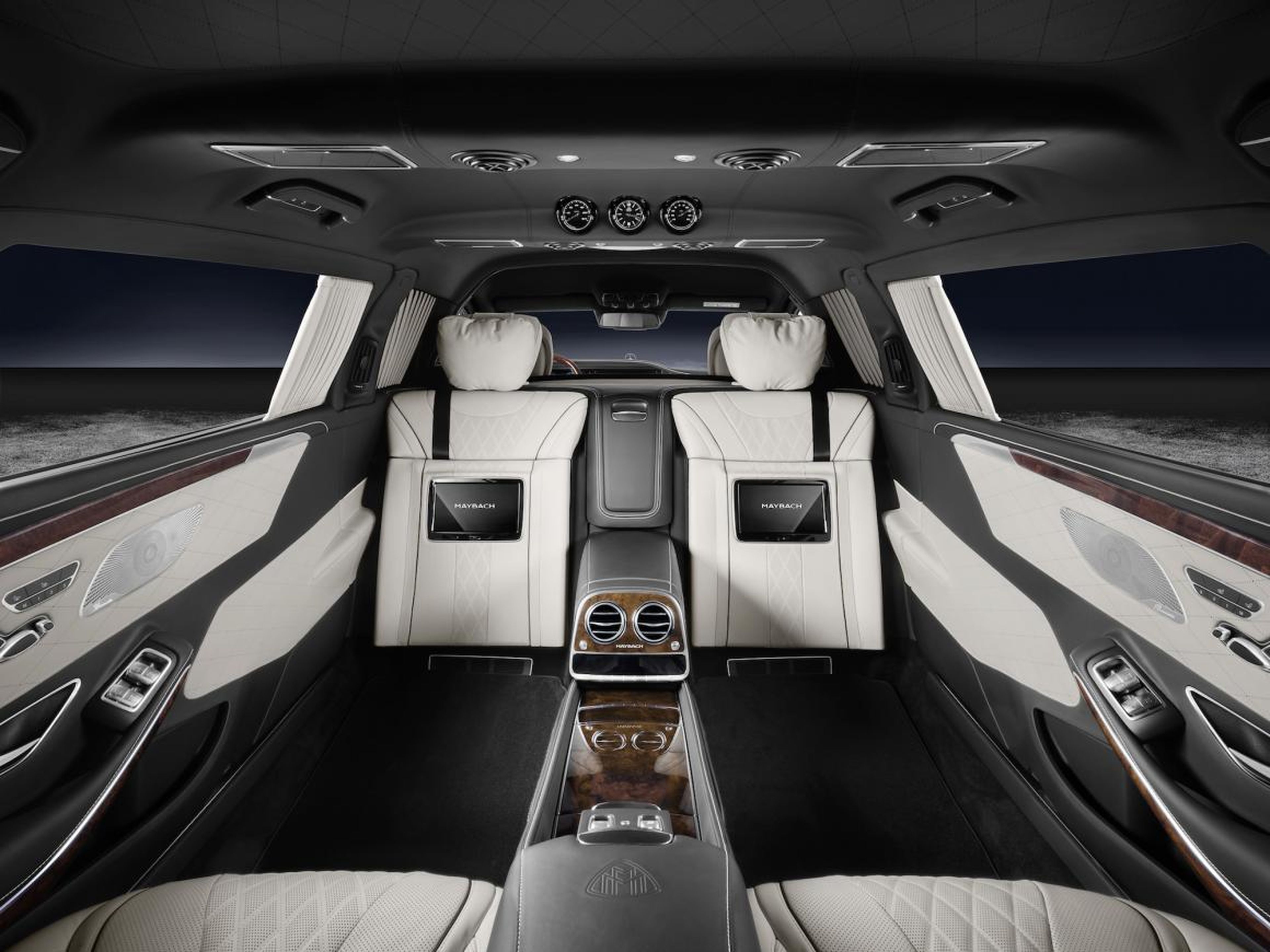 The Pullman Guard's rear cabin can also be fitted with rearward-facing jump seats to increase seating capacity for in-car meetings.
