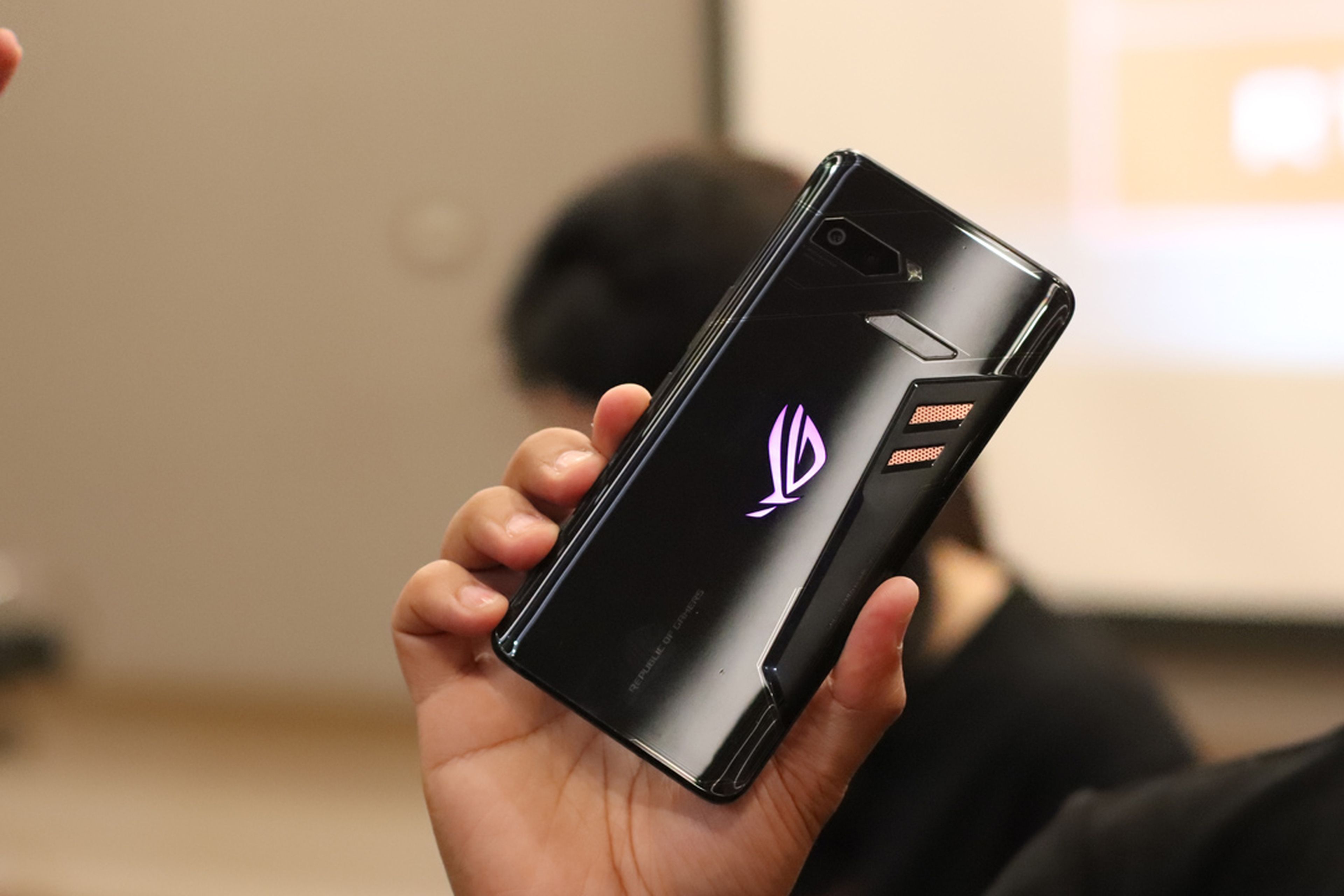 ROG Phone, el móvil gaming que ha presentado Asus
