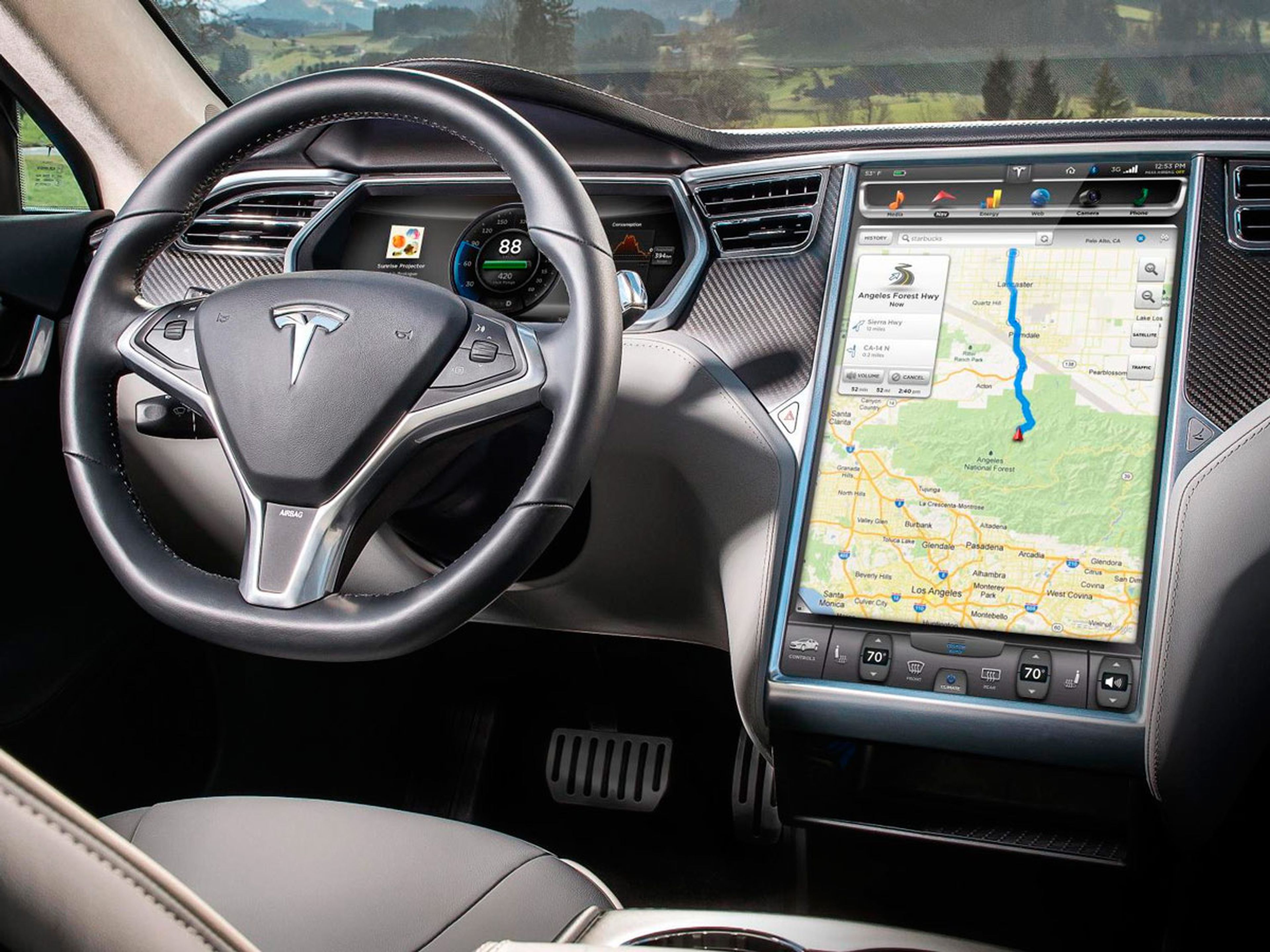El Tesla Model X emplea una pantalla gigante como único intefaz.