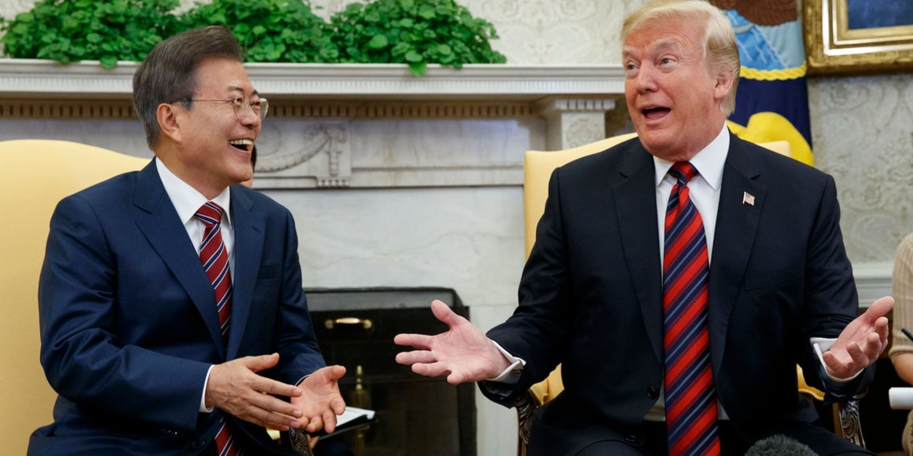 El presidente Donald Trump se reúne con el presidente surcoreano Moon Jae-In en la Casa Blanca, el 22 de mayo de 2018, en Washington.