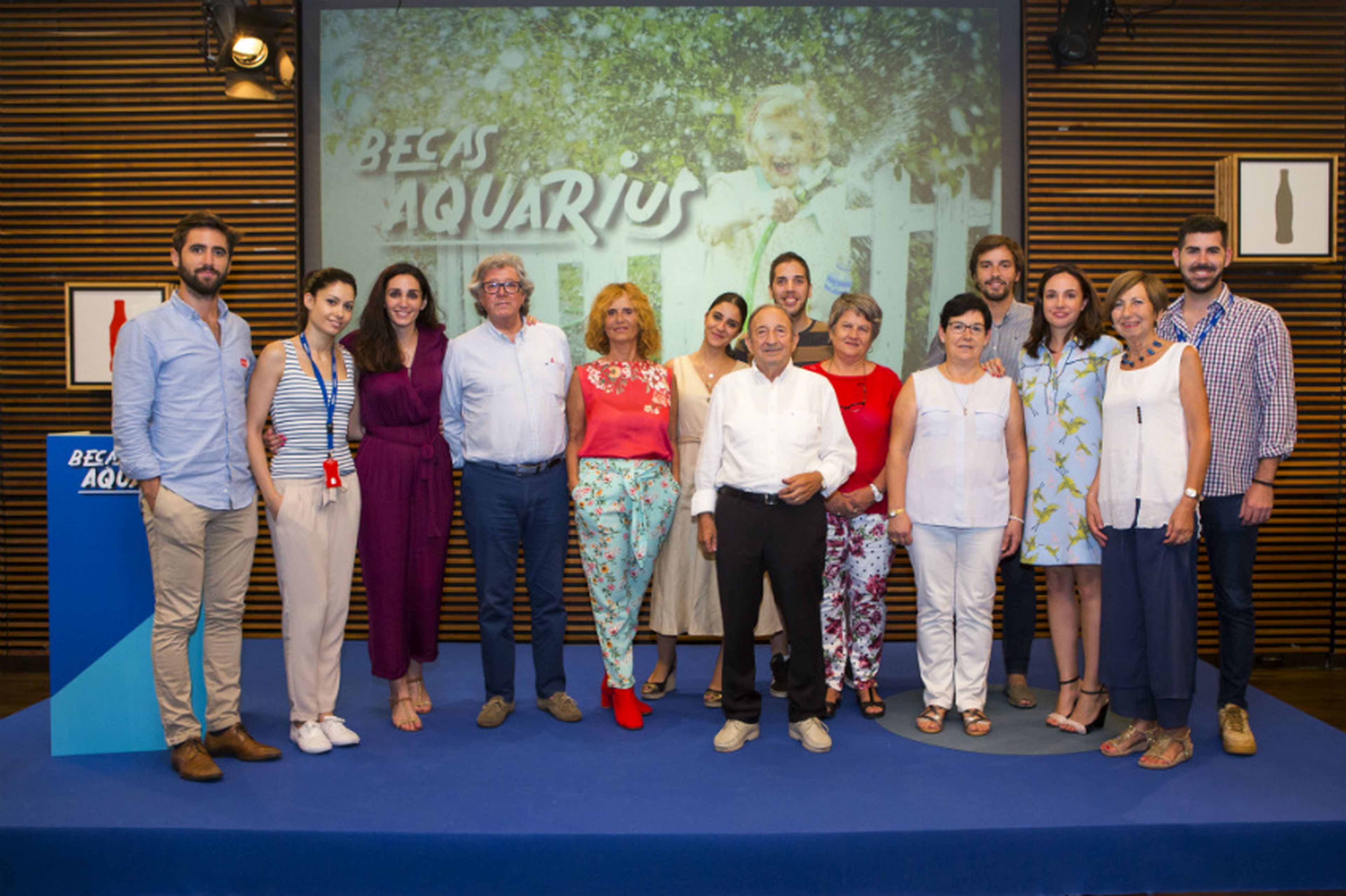 Finalistas y mentores de las Becas Aquarius, destinadas a promocionar proyectos de emprendimiento social para mayores de 60 años.