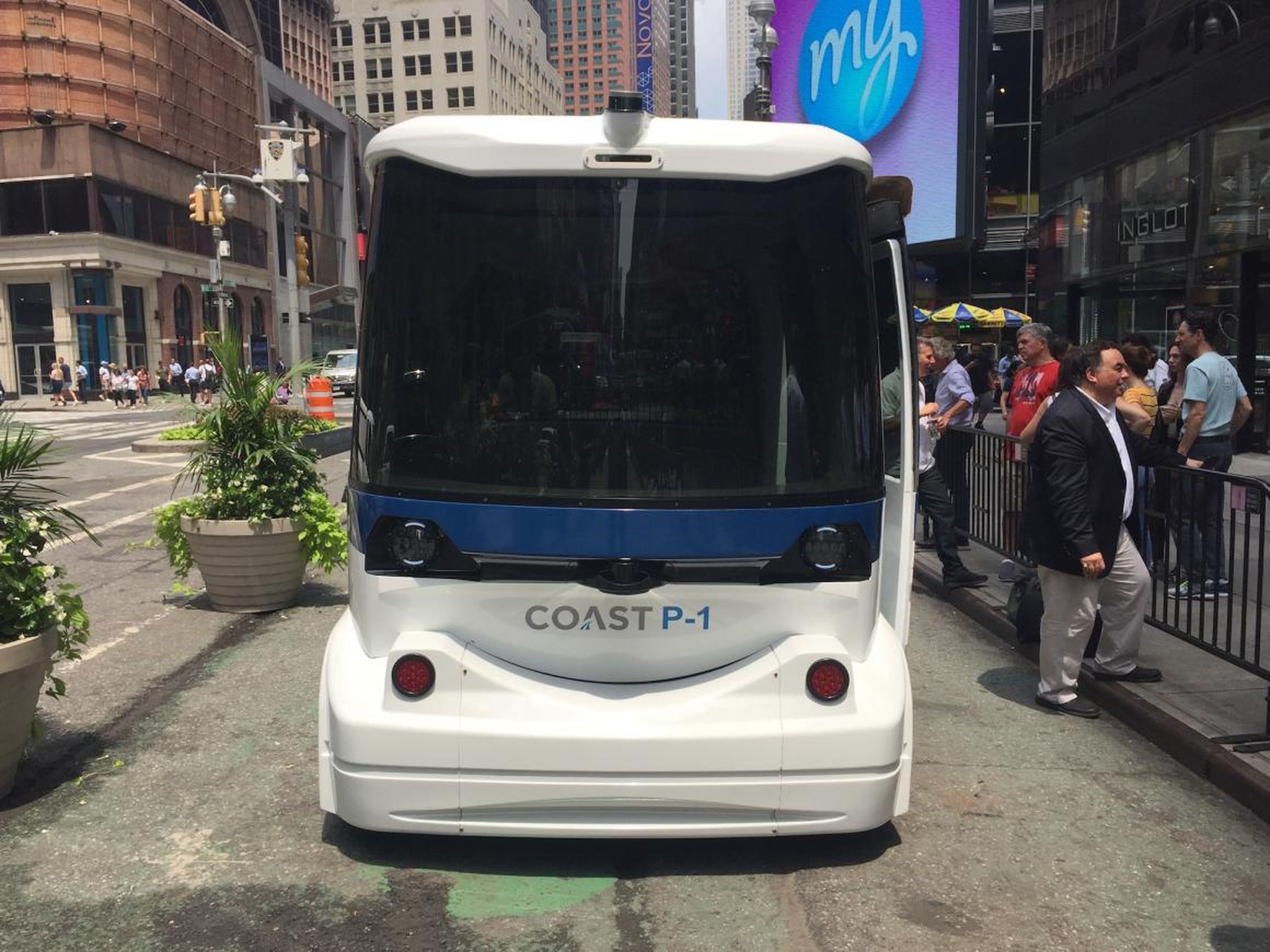 The Coast P-1 can either travel to predetermined stops or be hailed by users through an app.