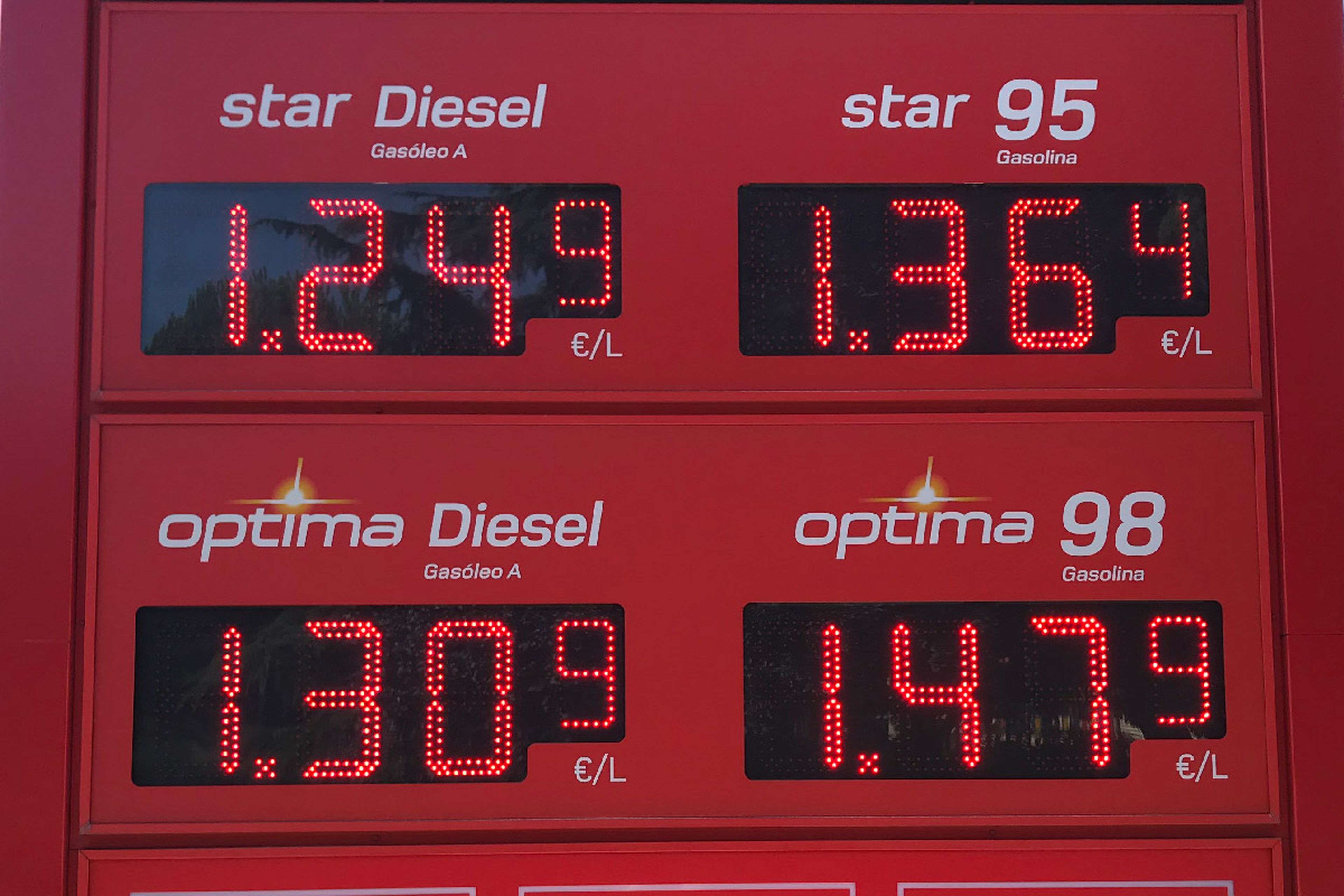 Precio de los carburantes en una estación de servicio de Madrid el 24 de julio de 2018.